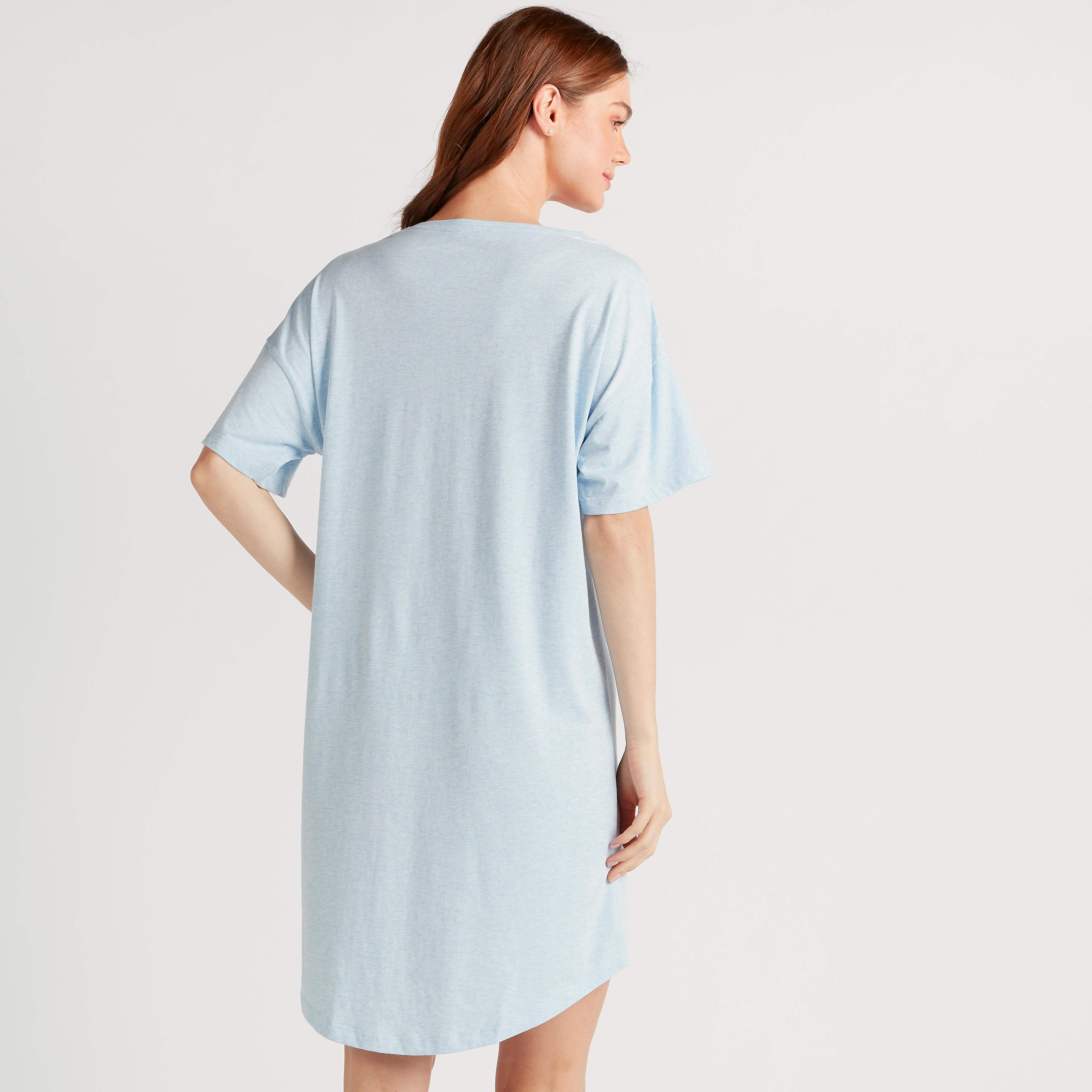 قميص نوم بياقة مستديرة وأكمام قصيرة وطبعات-women-clothing-nightwear-nighties-image-4