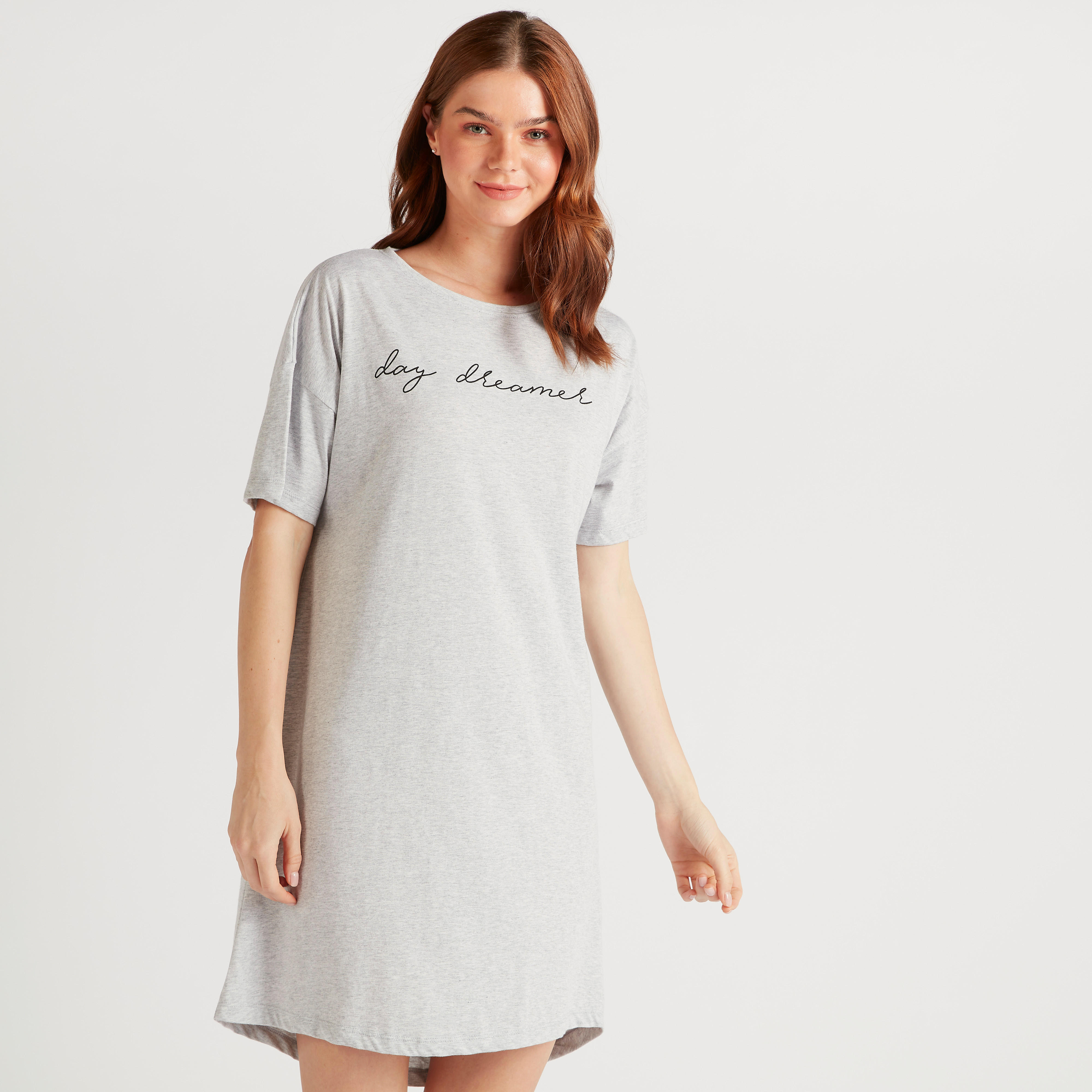 قميص نوم بياقة مستديرة وأكمام قصيرة وطبعات-women-clothing-nightwear-nighties-image-1