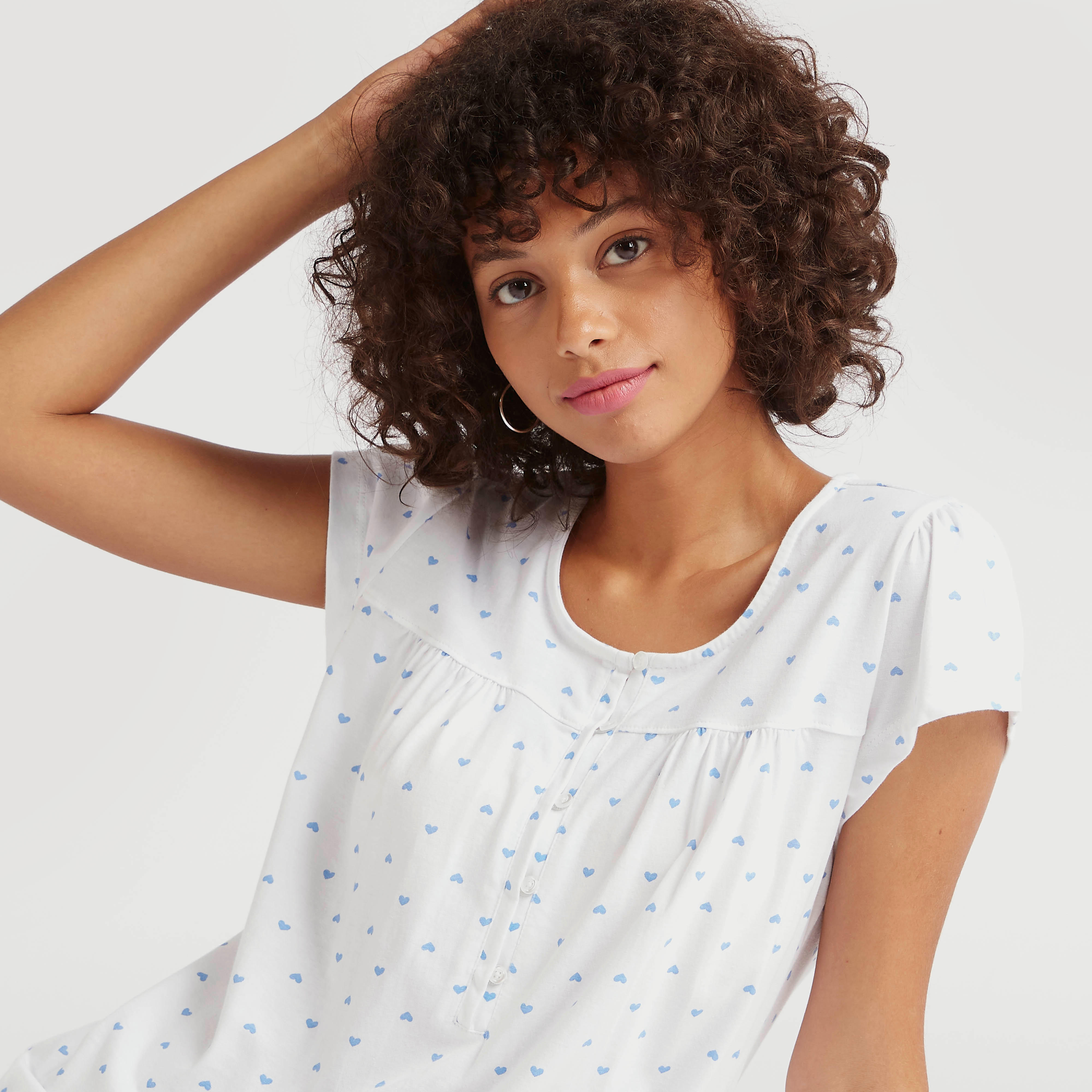 فستان نوم بياقة مستديرة وطبعات وأكمام قصيرة-women-clothing-nightwear-nighties-image-2