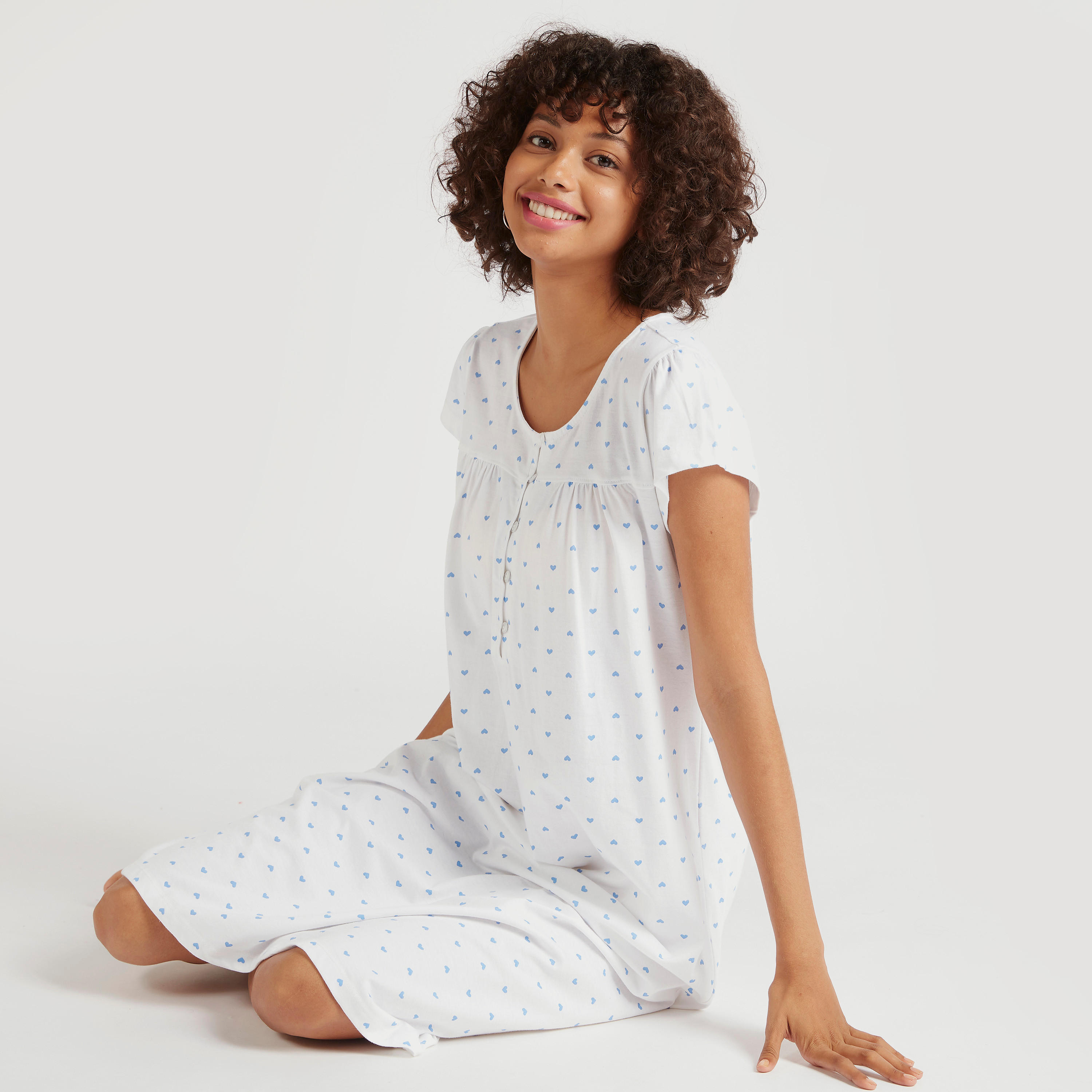 فستان نوم بياقة مستديرة وطبعات وأكمام قصيرة-women-clothing-nightwear-nighties-image-3