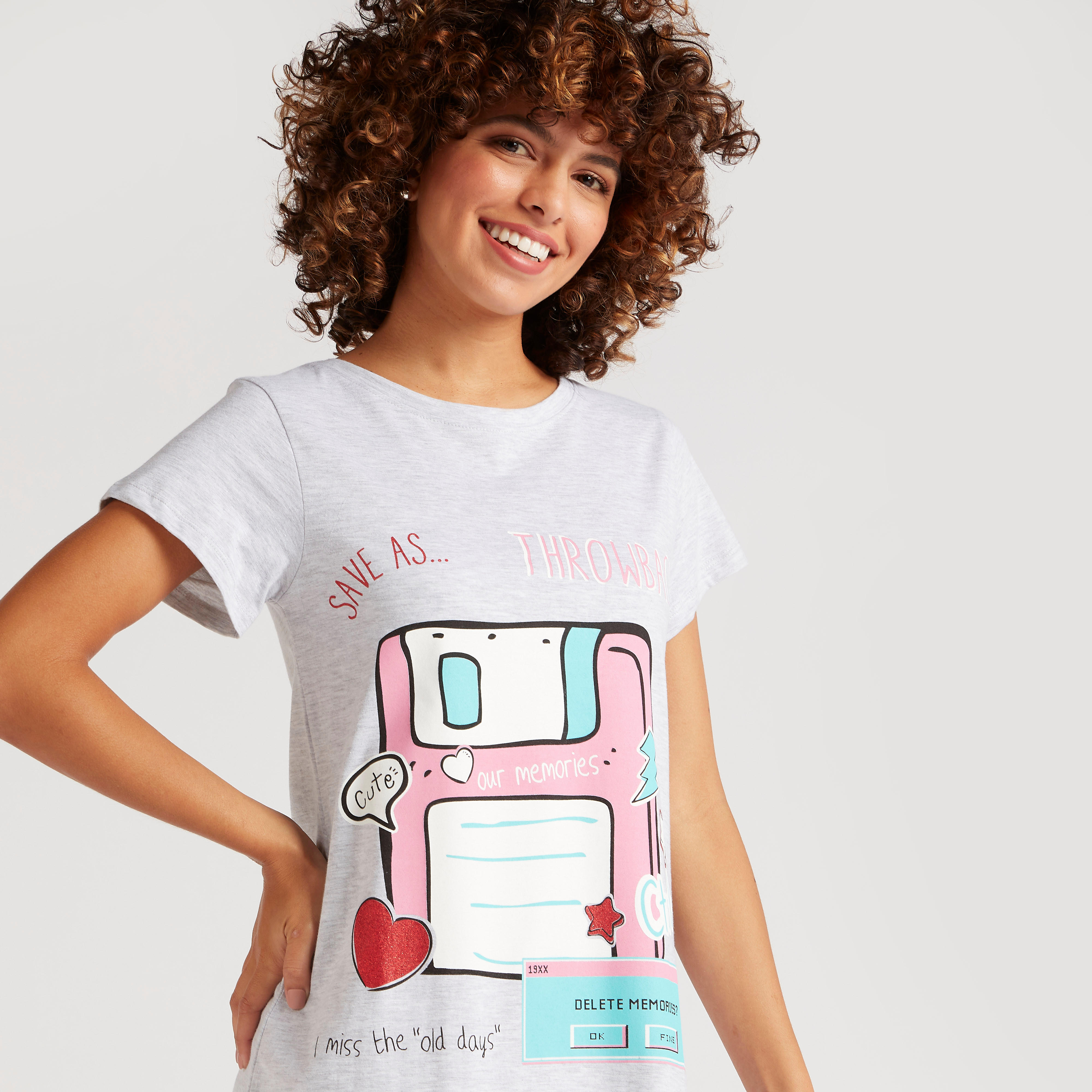 قميص نوم بطبعات وأكمام قصيرة وياقة مستديرة - طقم من قطعتين-women-clothing-nightwear-nighties-image-4