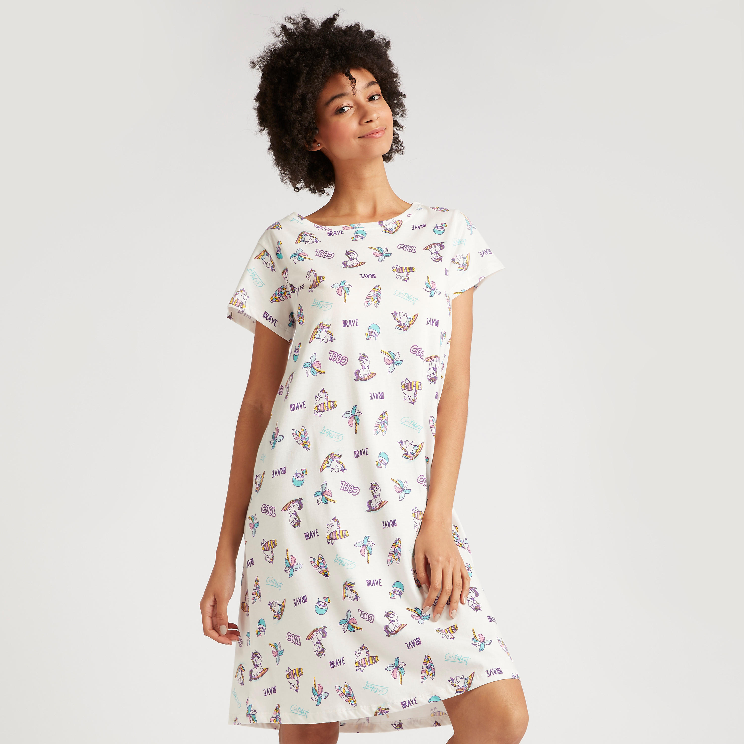 قميص نوم بأكمام قصيرة وطبعات - طقم من قطعتين-women-clothing-nightwear-nighties-image-2