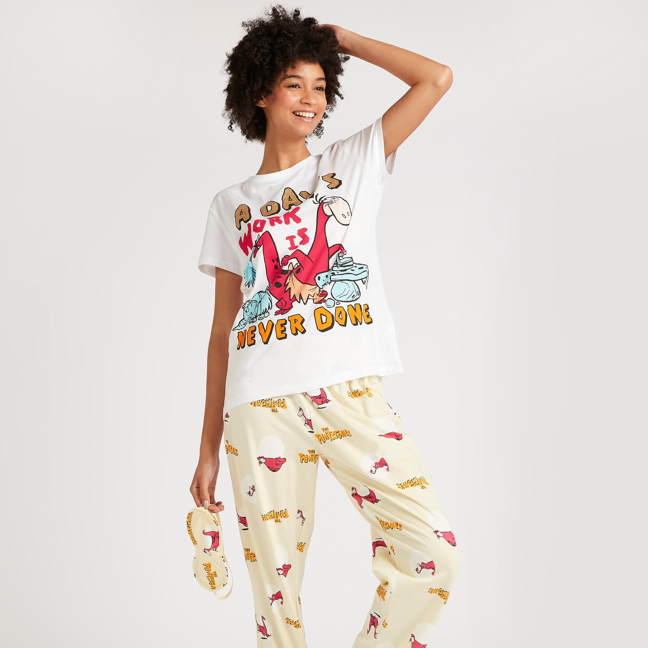 طقم بنطلون بيجاما كامل وتيشيرت بطبعات ذي فلينستون-women-clothing-nightwear-pyjamas-longsets-image-1