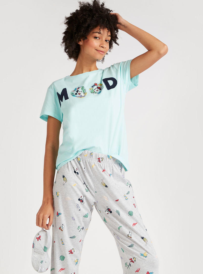 طقم بنطلون بيجاما وتيشيرت بياقة ضيّقة وطبعات-women-clothing-nightwear-pyjamas-longsets-image-4