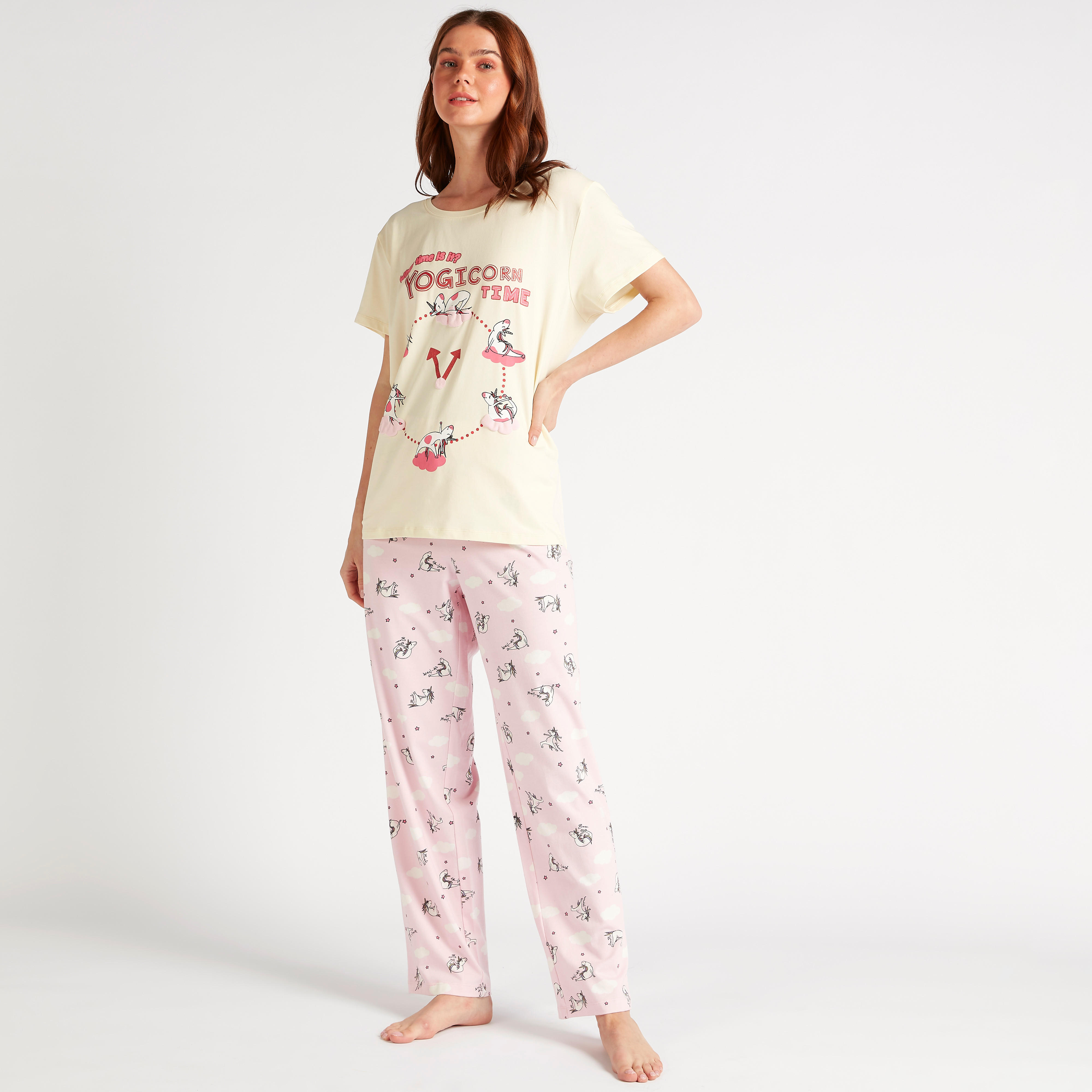 طقم بنطلون بيجاما طويل وتيشيرت بياقة مستديرة وطبعات-women-clothing-nightwear-pyjamas-longsets-image-2