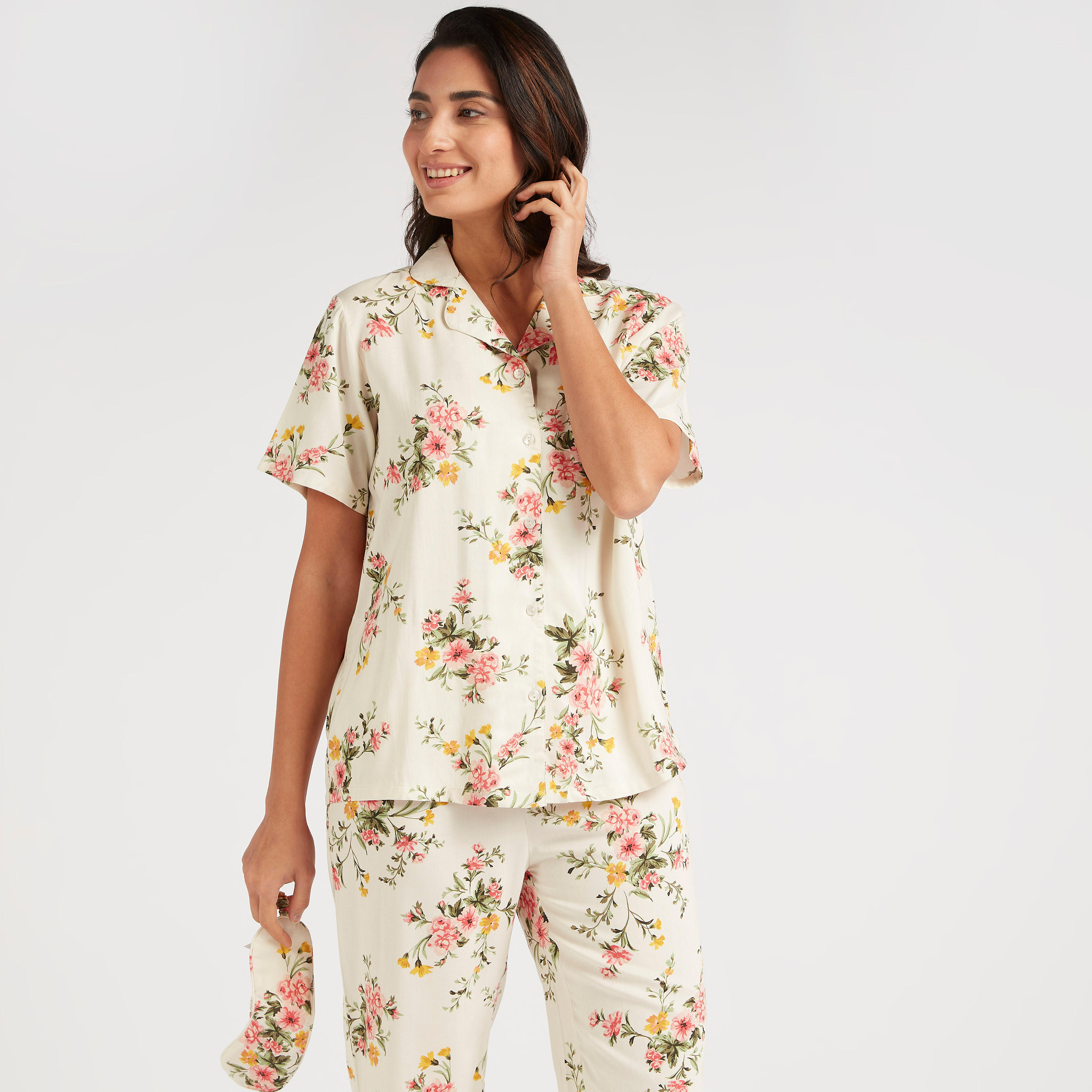 طقم من بنطلون بيجاما وقميص بطبعات أزهار وقناع عيون-women-clothing-nightwear-pyjamas-longsets-image-3