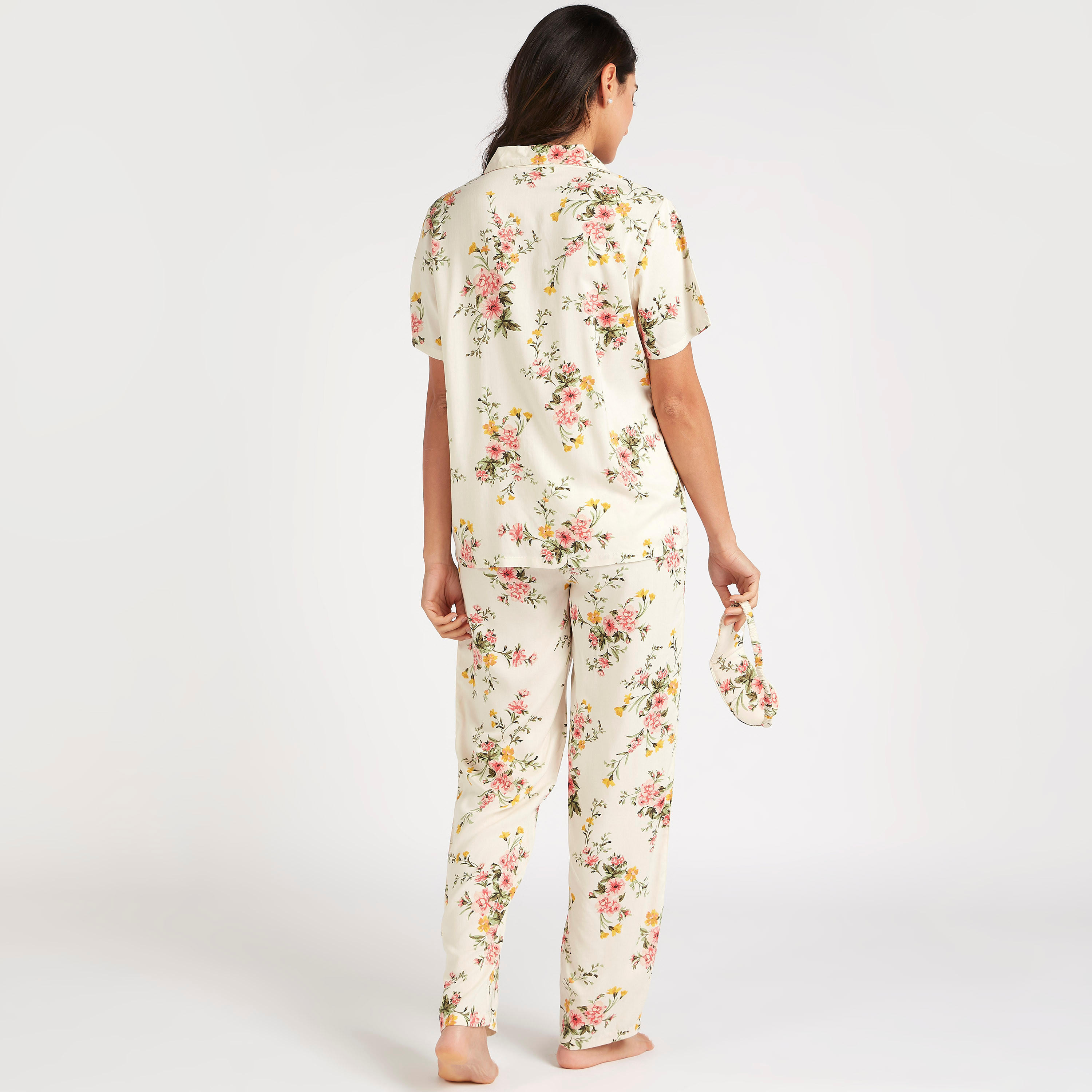 طقم من بنطلون بيجاما وقميص بطبعات أزهار وقناع عيون-women-clothing-nightwear-pyjamas-longsets-image-4