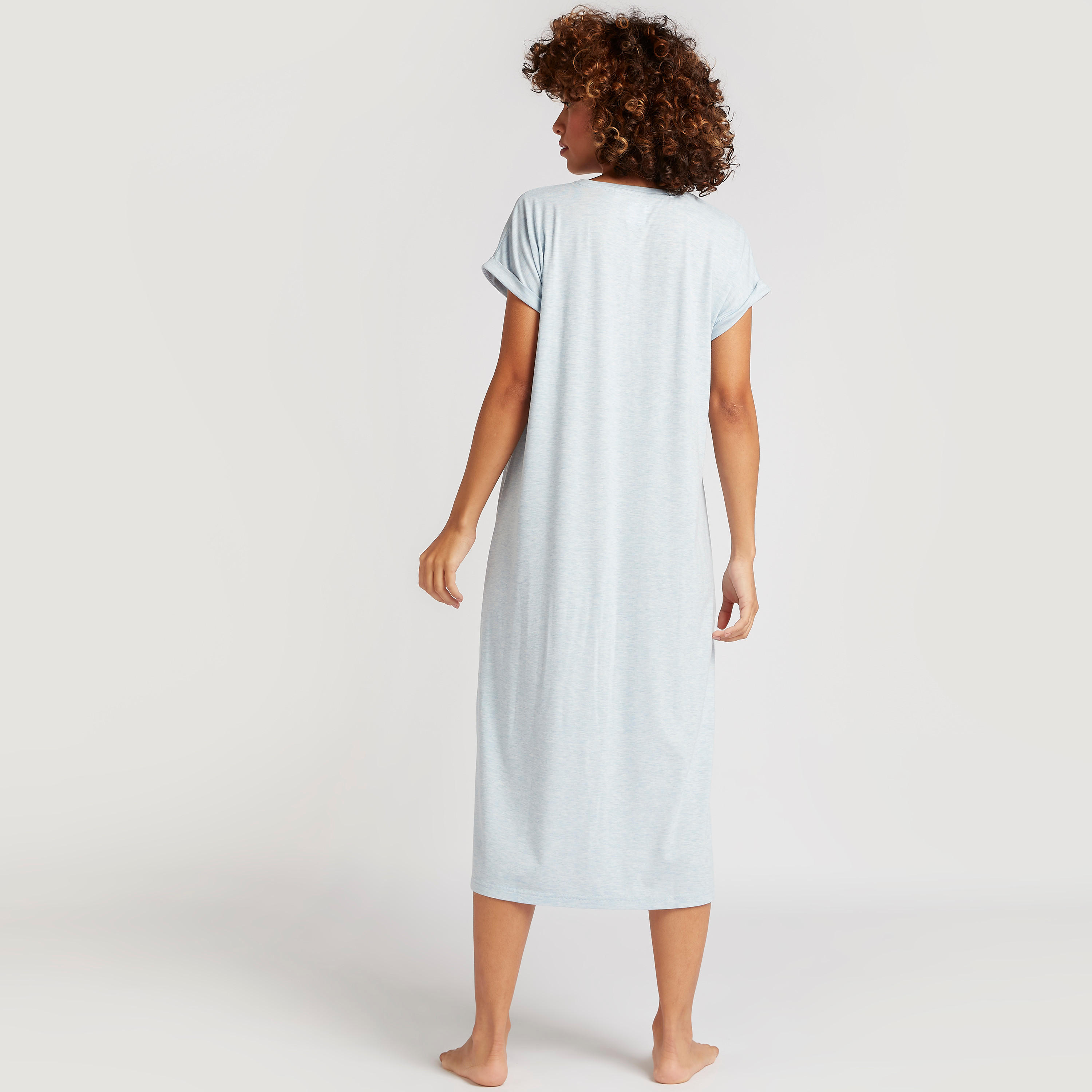 قميص نوم بياقة مستديرة وأكمام كاب وطبعات جاسمين-women-clothing-nightwear-nighties-image-4