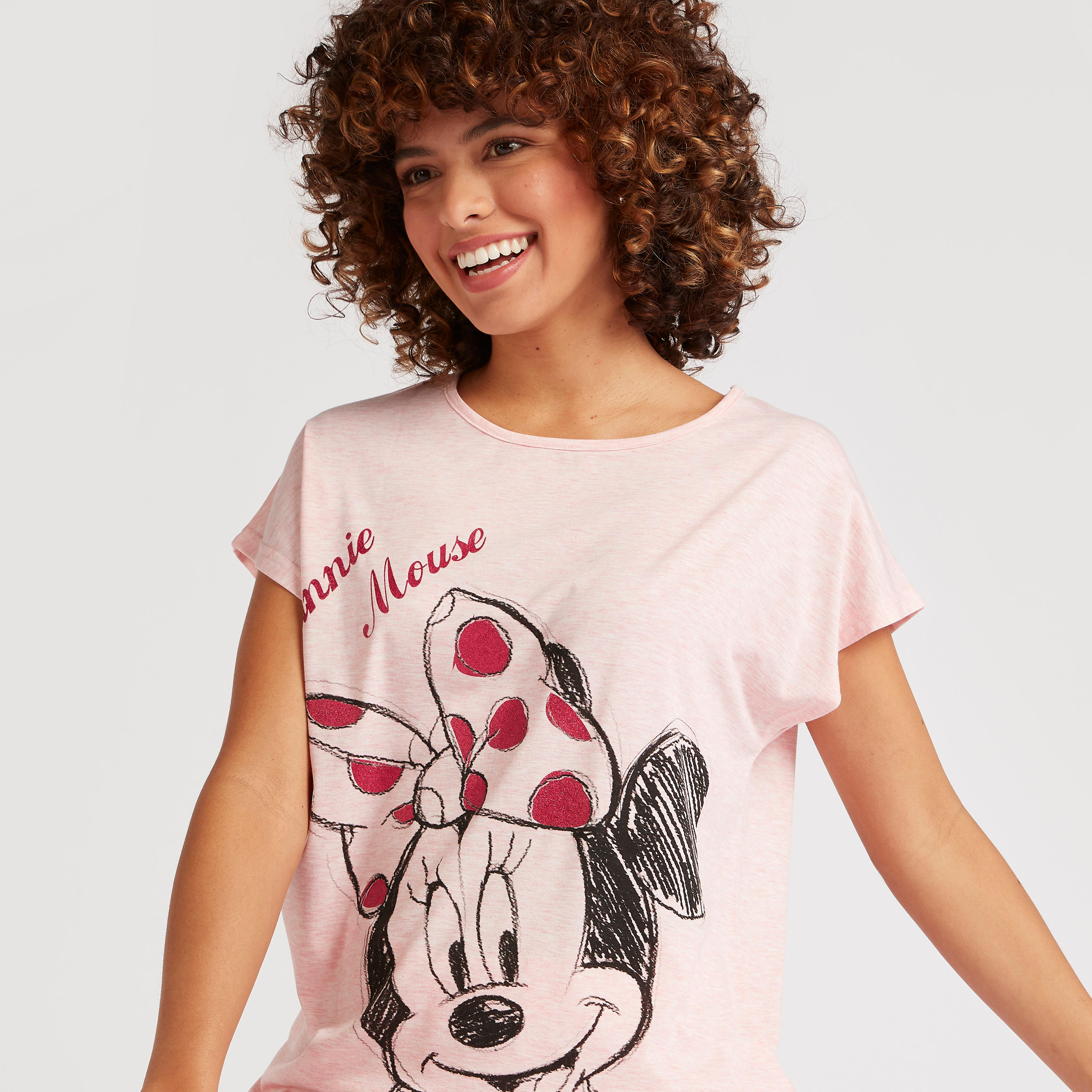 طقم من بنطلون بيجاما طويل وتيشيرت بطبعات ميني ماوس-women-clothing-nightwear-pyjamas-longsets-image-2
