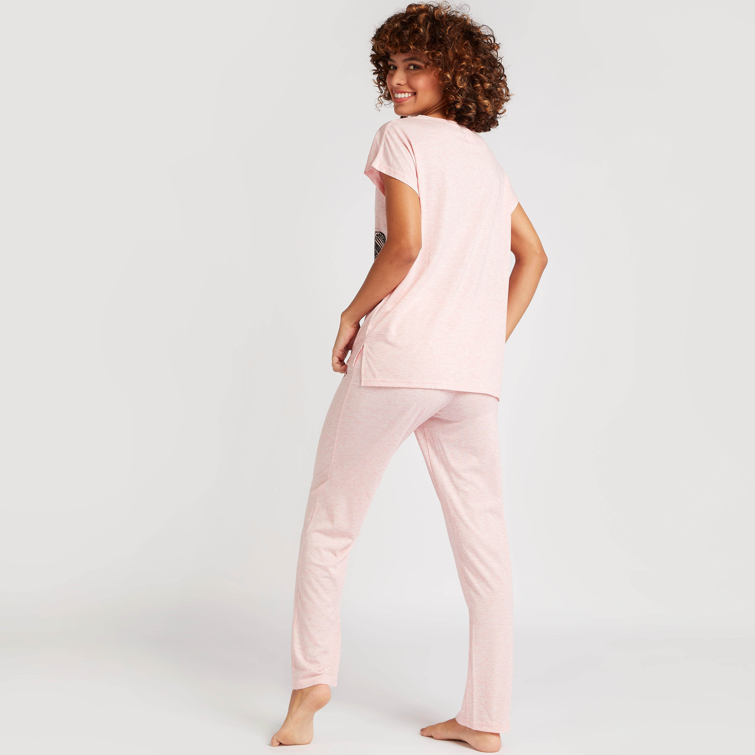 طقم من بنطلون بيجاما طويل وتيشيرت بطبعات ميني ماوس-women-clothing-nightwear-pyjamas-longsets-image-3