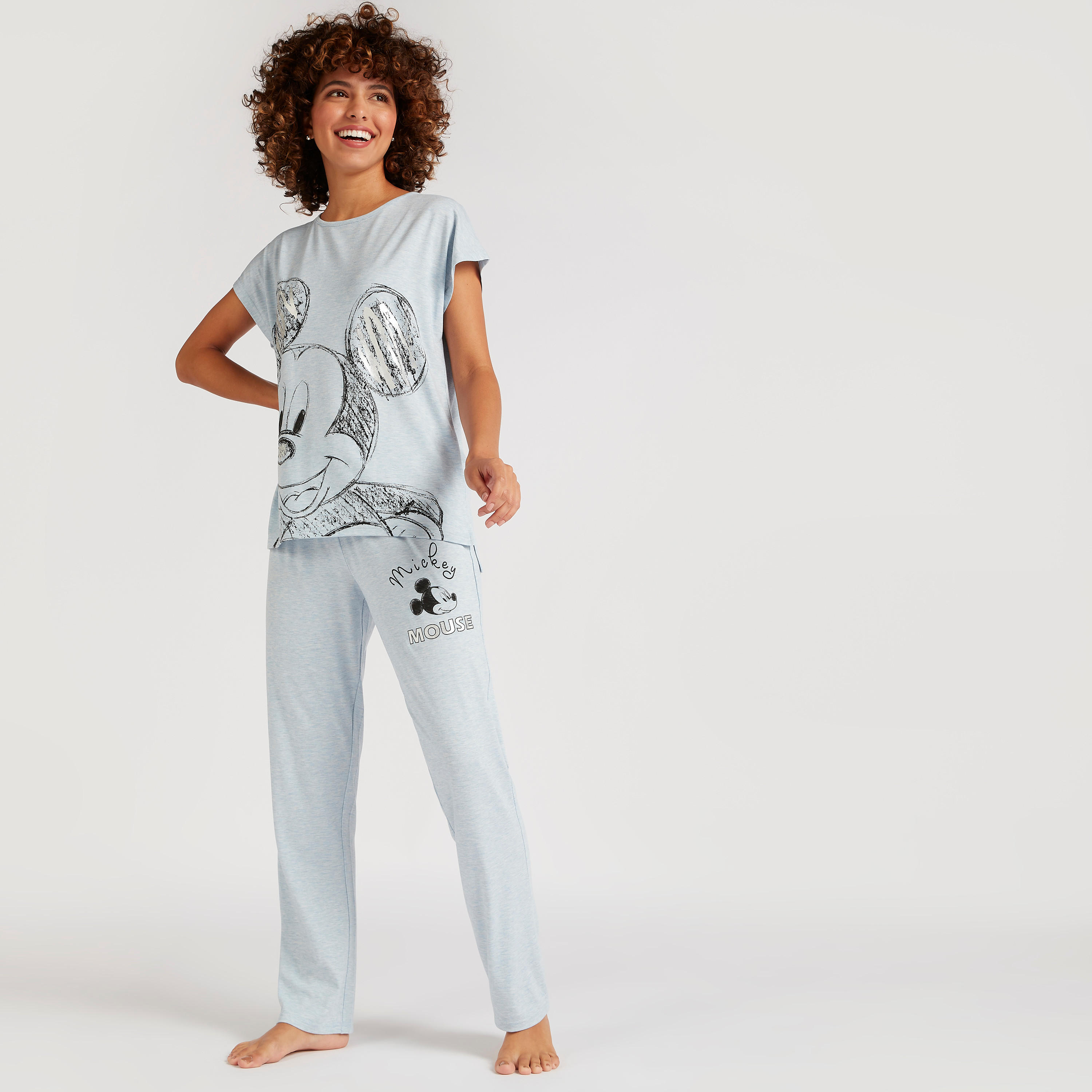 طقم من بنطلون بيجاما طويل وتيشيرت بطبعات ميني ماوس-women-clothing-nightwear-pyjamas-longsets-image-3