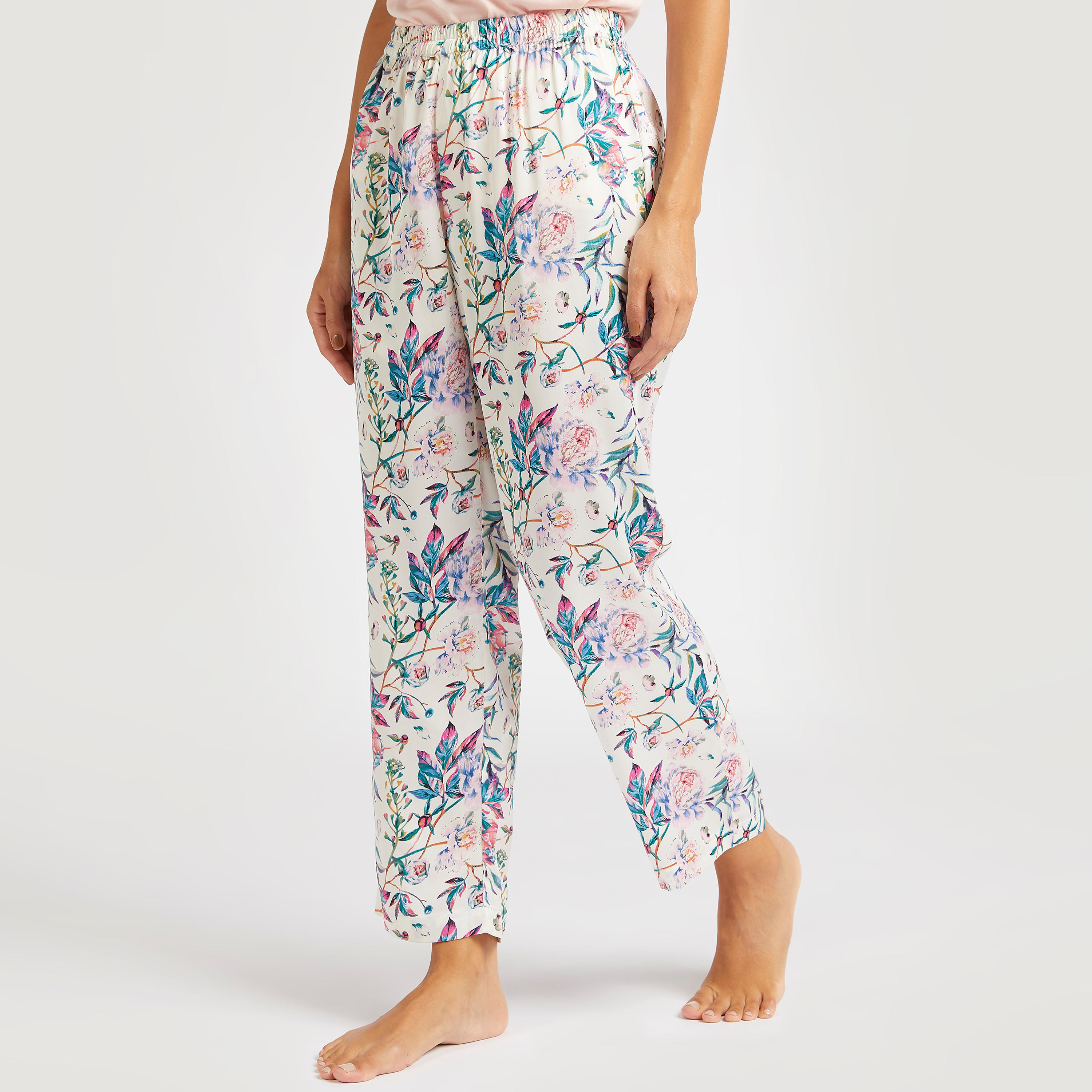 طقم بيجاما بطبعات أزهار - 3 قطع-women-clothing-nightwear-pyjamas-longsets-image-4