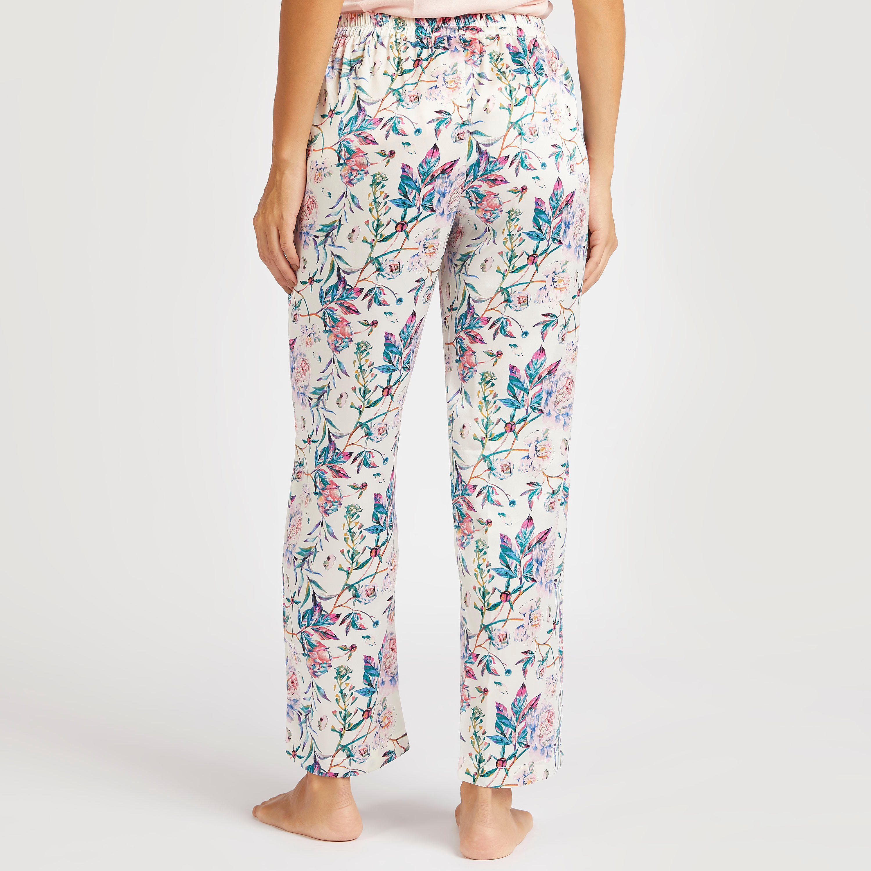 طقم بيجاما بطبعات أزهار - 3 قطع-women-clothing-nightwear-pyjamas-longsets-image-2