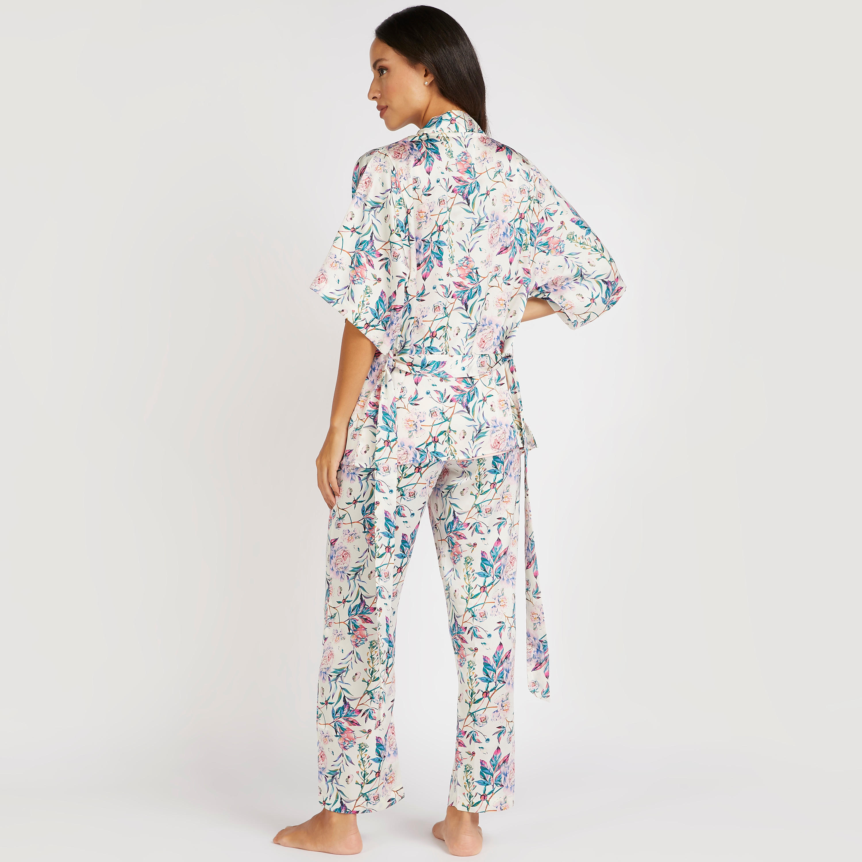 طقم بيجاما بطبعات أزهار - 3 قطع-women-clothing-nightwear-pyjamas-longsets-image-1
