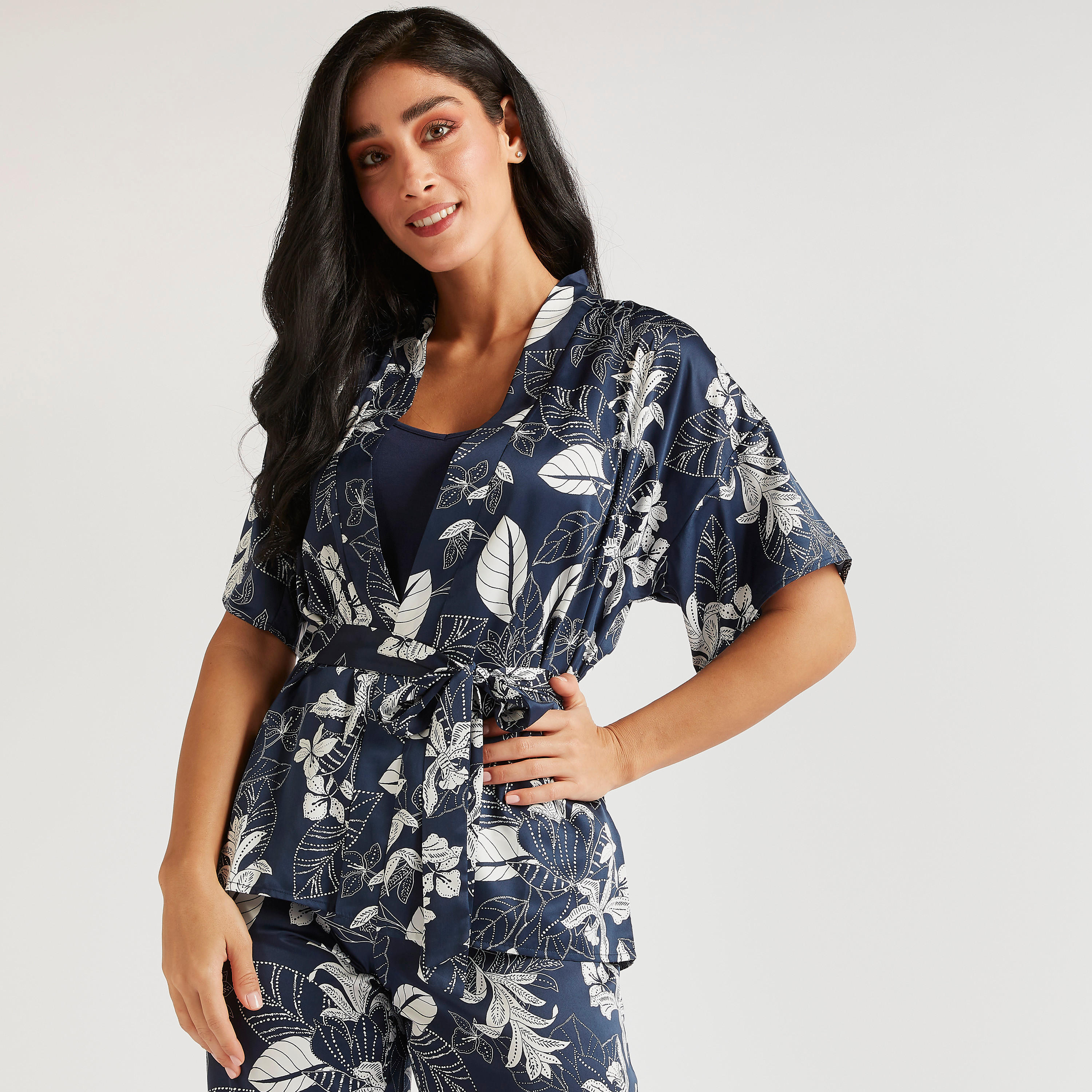 طقم من بنطلون بيجاما بأربطة وقميص بطبعات أزهار-women-clothing-nightwear-pyjamas-longsets-image-3