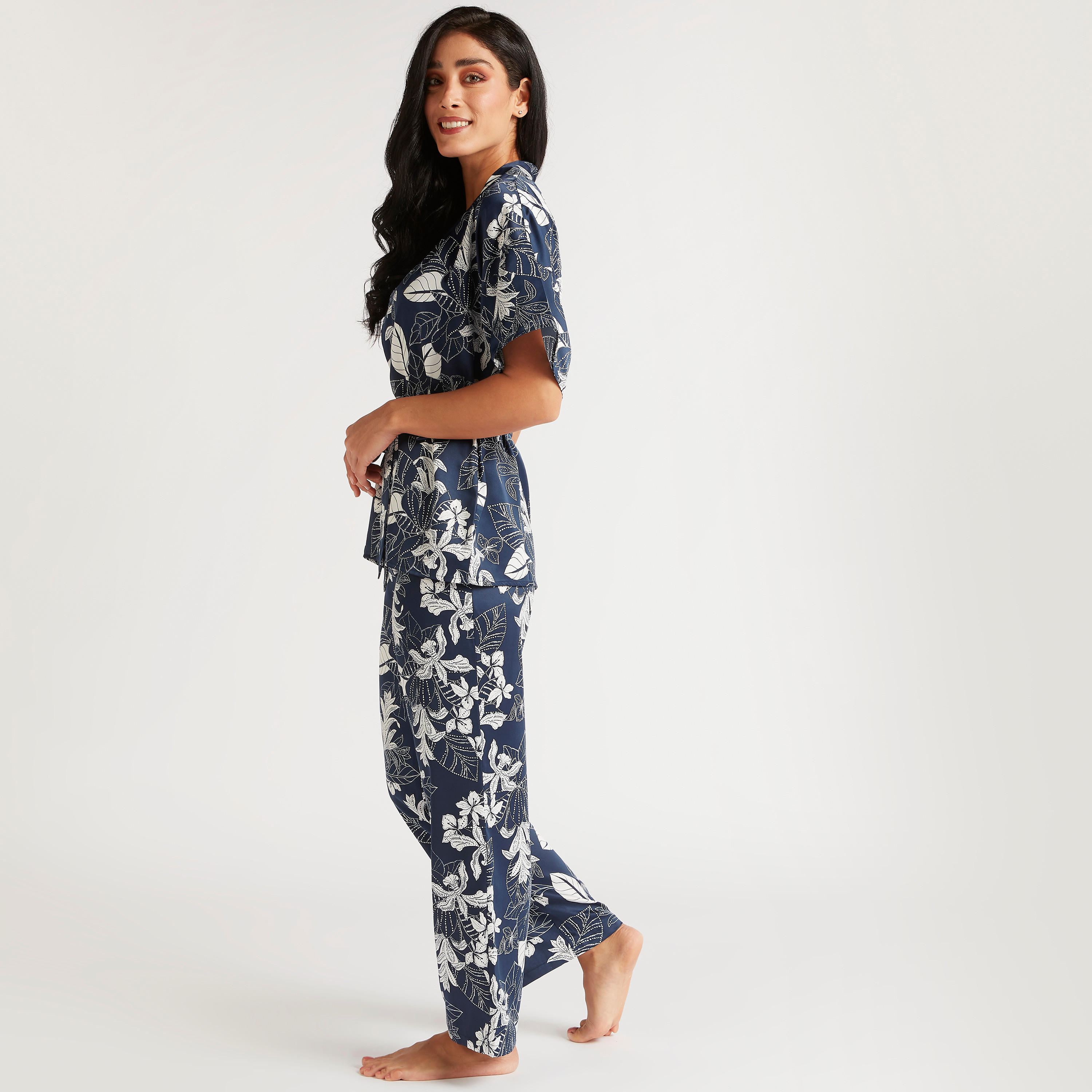 طقم من بنطلون بيجاما بأربطة وقميص بطبعات أزهار-women-clothing-nightwear-pyjamas-longsets-image-6