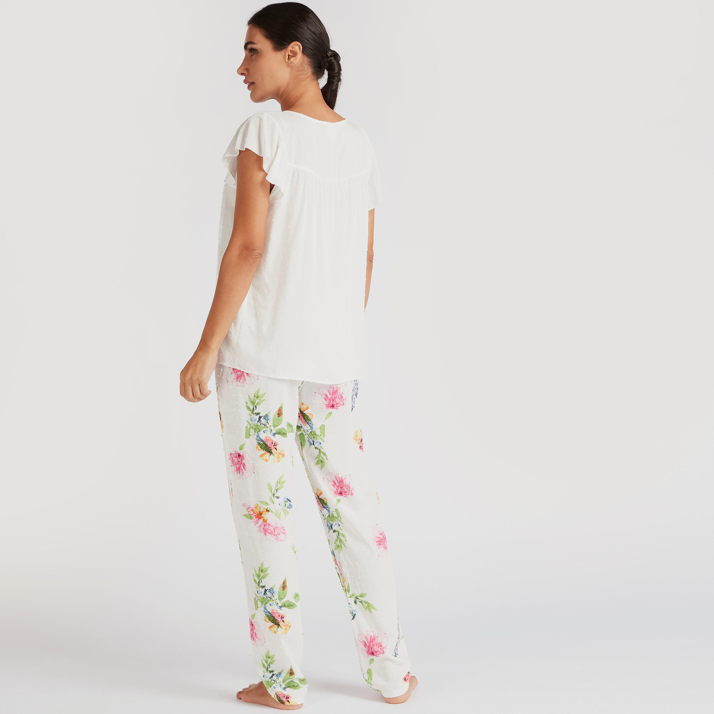 طقم من بنطلون بيجاما بطبعات أزهار وبلوزة مطرزة-women-clothing-nightwear-pyjamas-longsets-image-4