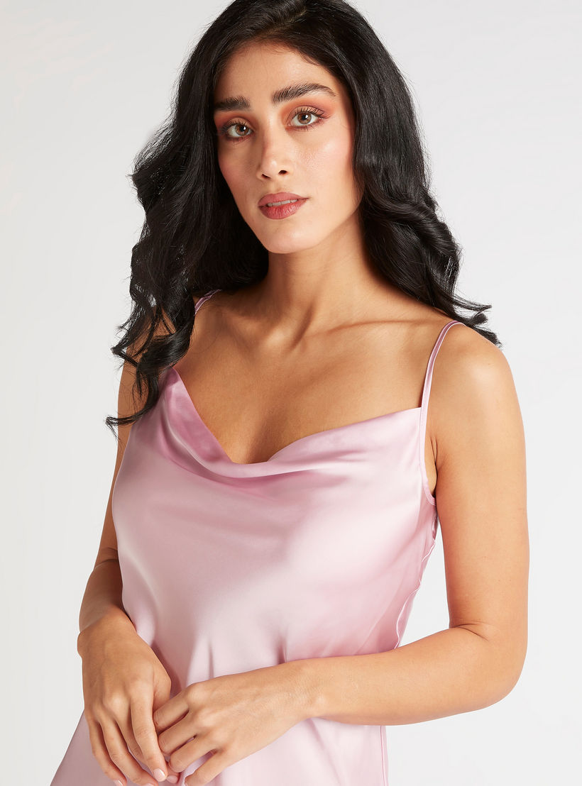 قميص نوم دون أكمام بياقة منسدلة وحمّالات قابلة للتعديل - طقم من قطعتين-women-clothing-nightwear-nighties-image-2