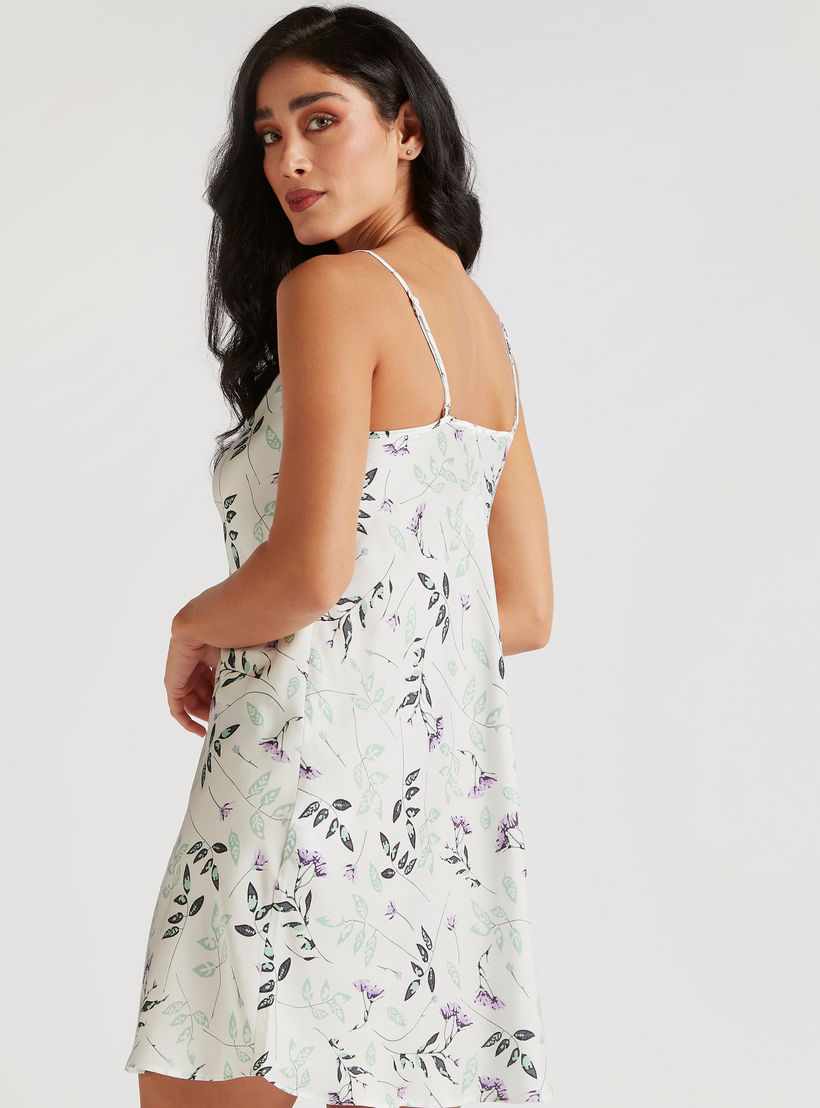 قميص نوم دون أكمام بياقة منسدلة وحمّالات قابلة للتعديل - طقم من قطعتين-women-clothing-nightwear-nighties-image-3