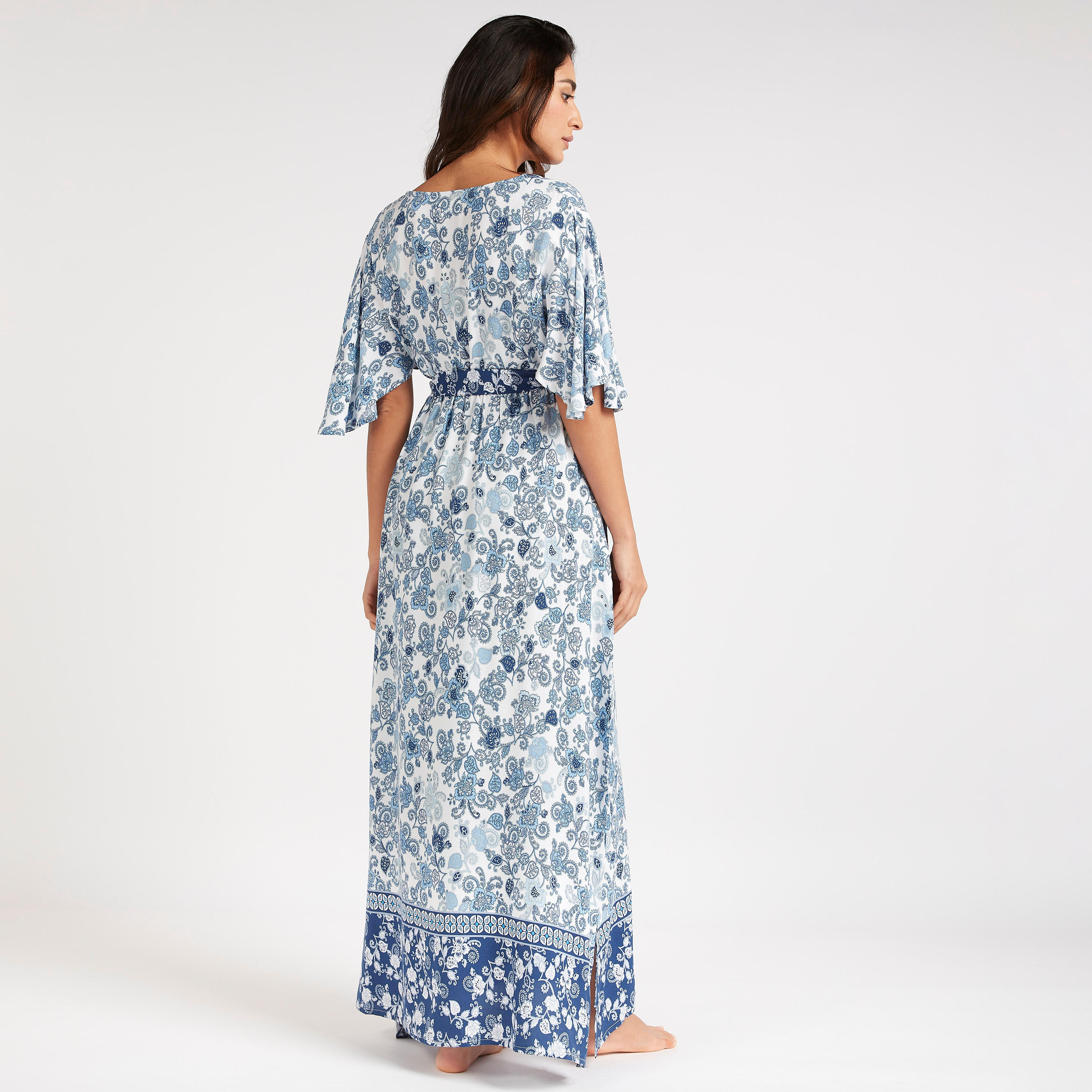 ثوب نوم بطبعات أزهار وأكمام عريضة وحزام-women-clothing-nightwear-nighties-image-4
