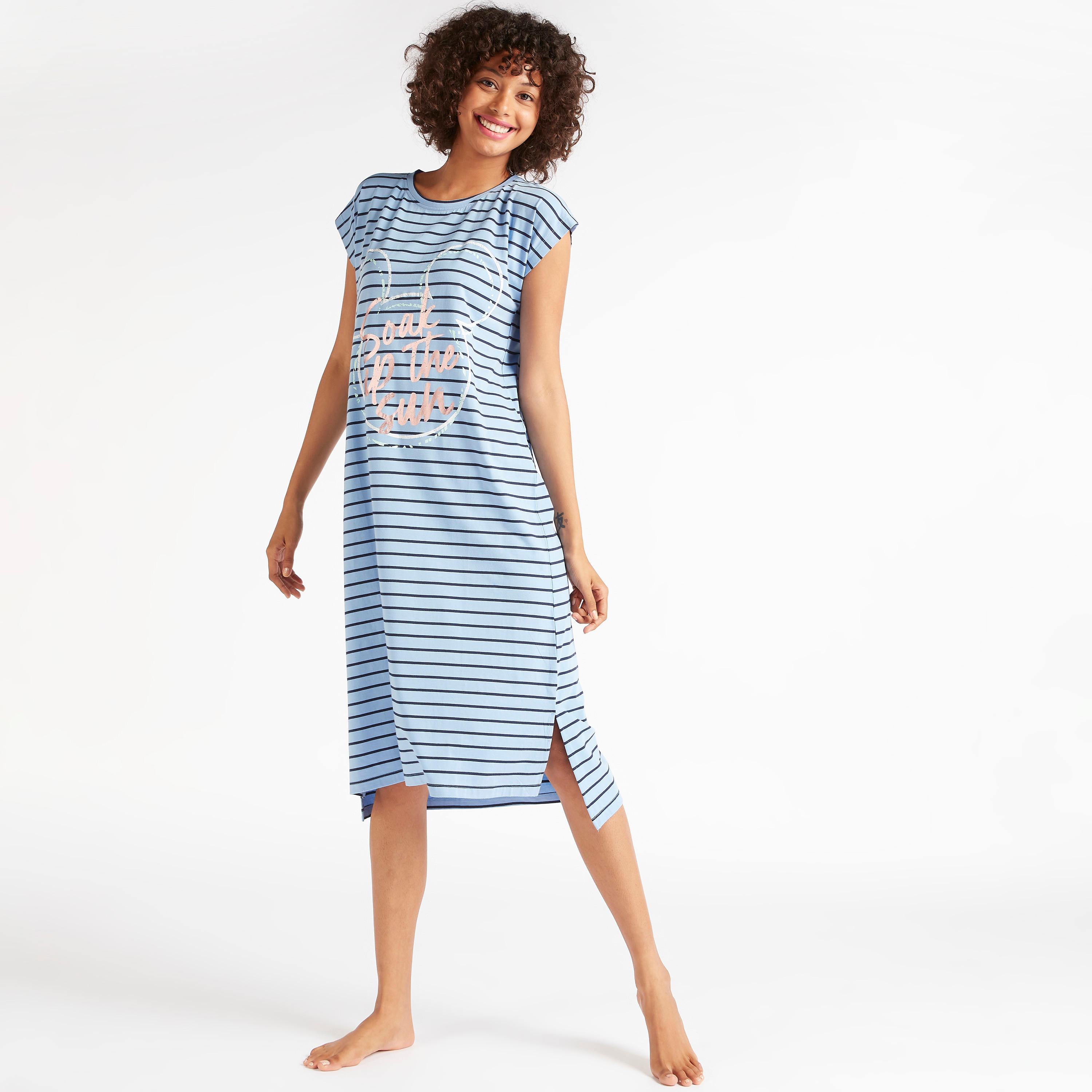 فستان نوم مخطّط بياقة مستديرة وطبعات ميكي ماوس-women-clothing-nightwear-nighties-image-1