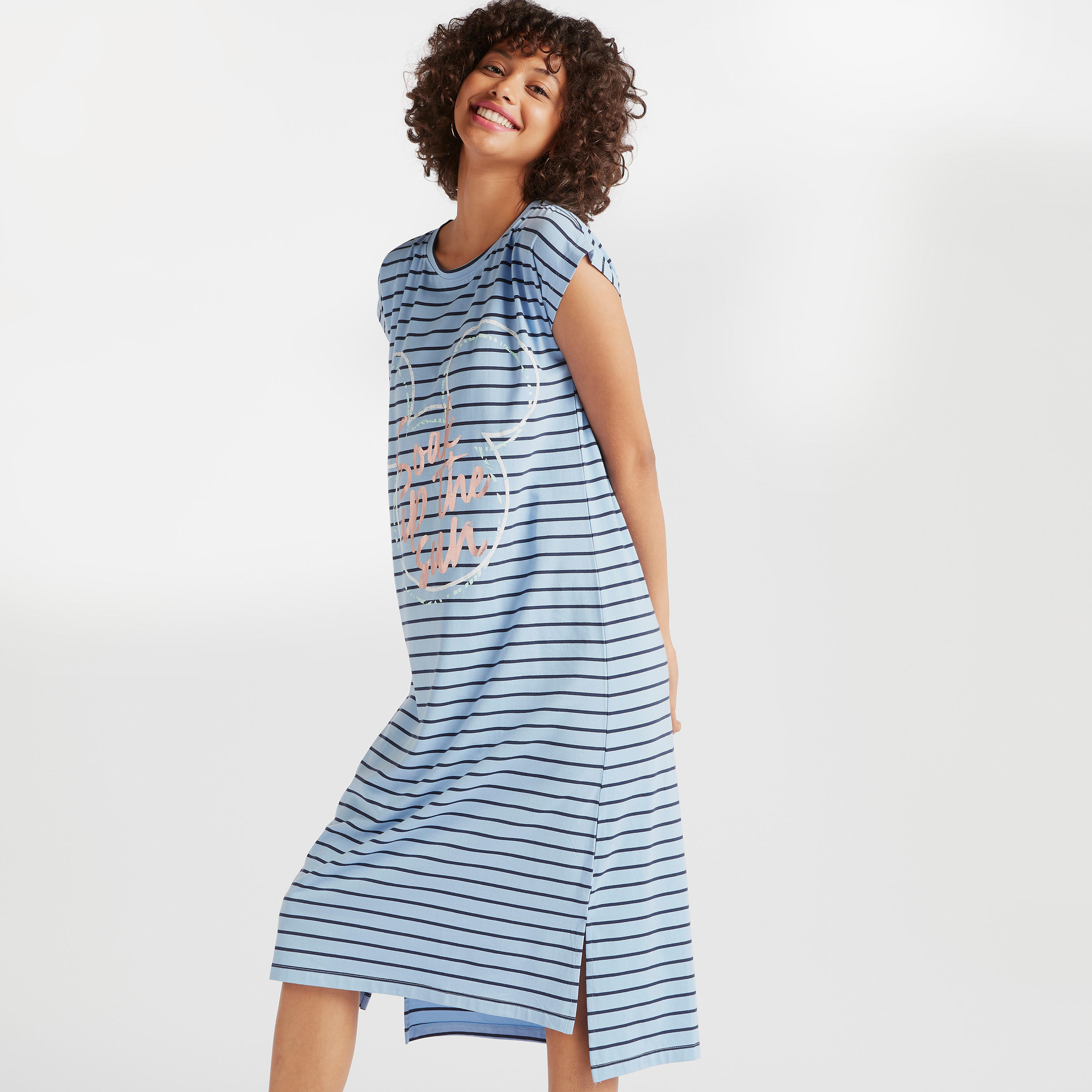فستان نوم مخطّط بياقة مستديرة وطبعات ميكي ماوس-women-clothing-nightwear-nighties-image-2