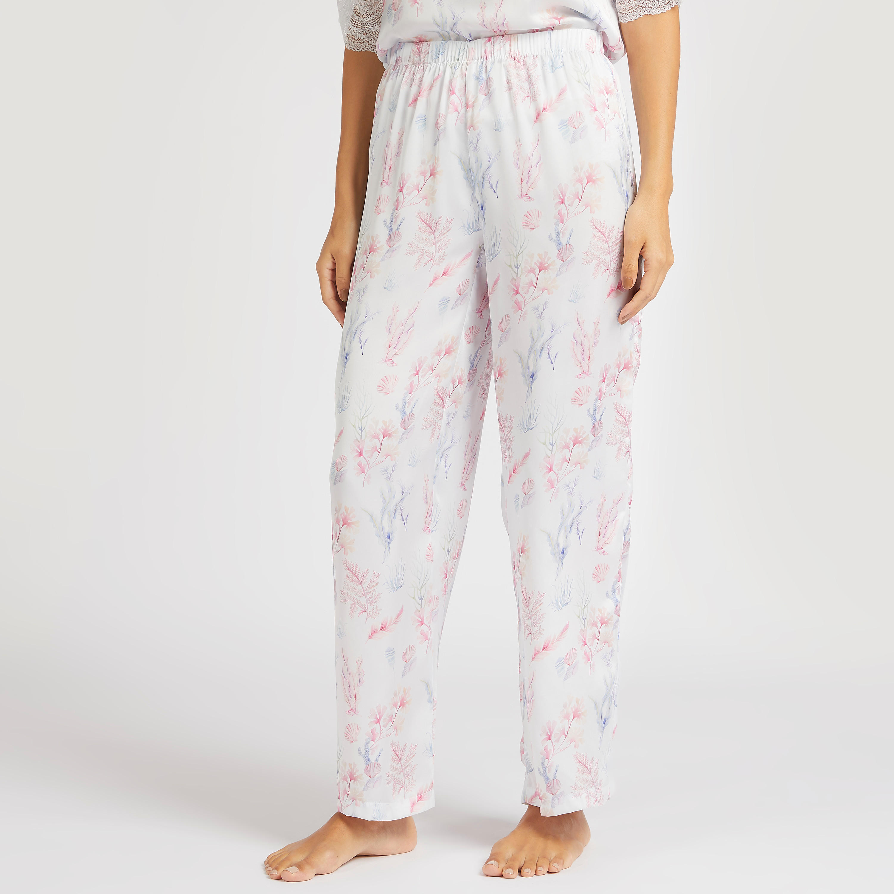 طقم بنطلون بيجاما وبلوزة بياقة ضيّقة وطبعات-women-clothing-nightwear-pyjamas-longsets-image-5
