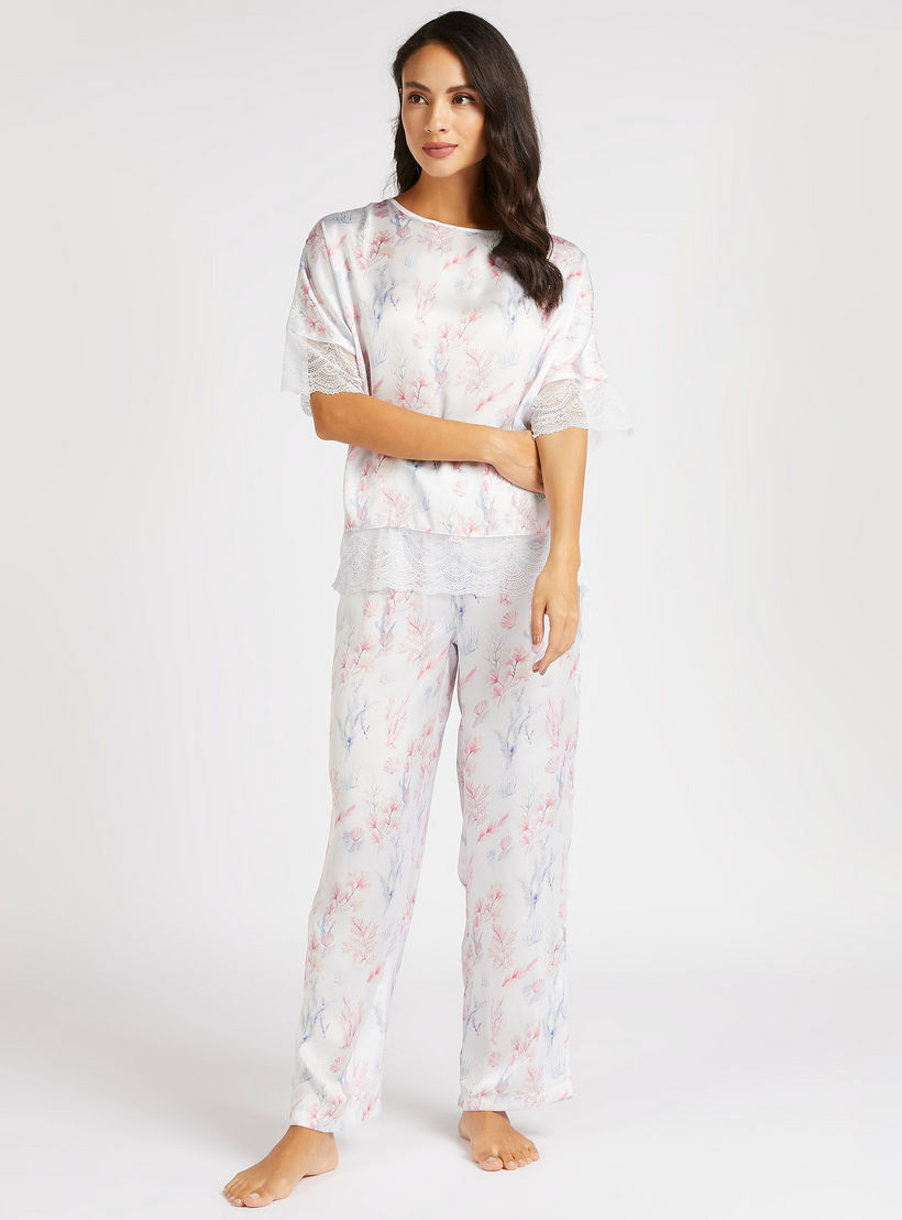 طقم بنطلون بيجاما وبلوزة بياقة ضيّقة وطبعات-women-clothing-nightwear-pyjamas-longsets-image-4