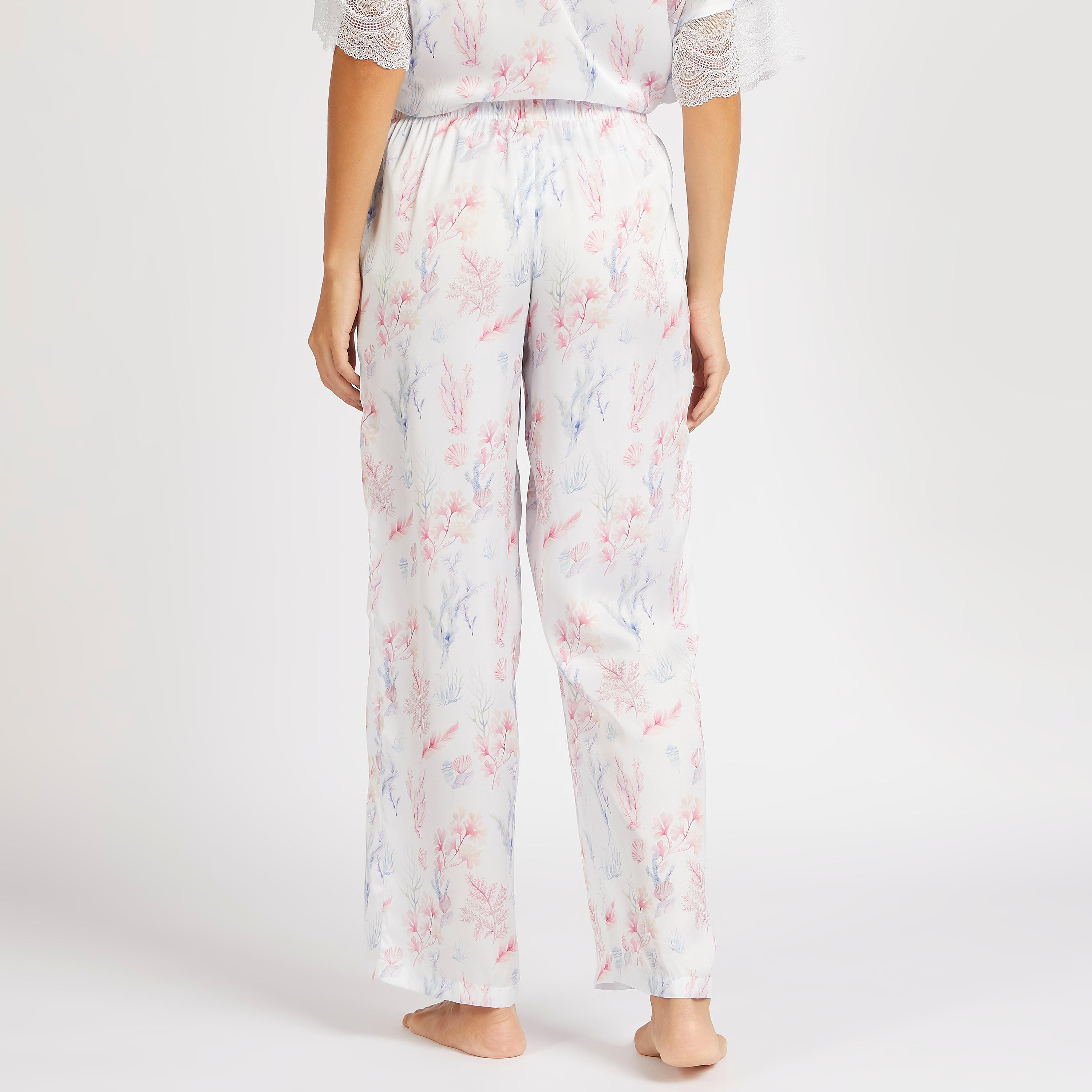 طقم بنطلون بيجاما وبلوزة بياقة ضيّقة وطبعات-women-clothing-nightwear-pyjamas-longsets-image-2