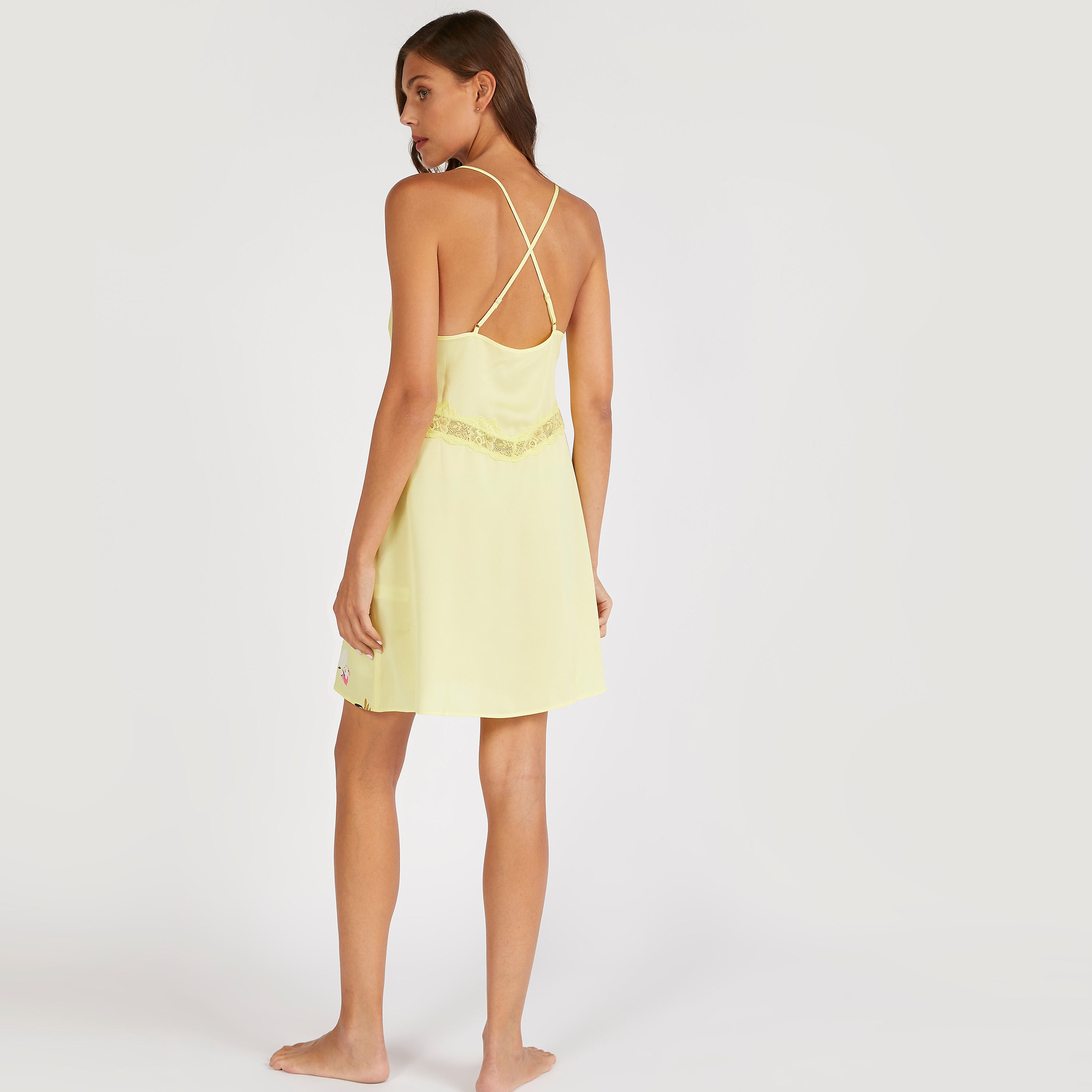 قميص نوم بطبعات أزهار وحمّالات رفيعة-women-clothing-nightwear-nighties-image-4