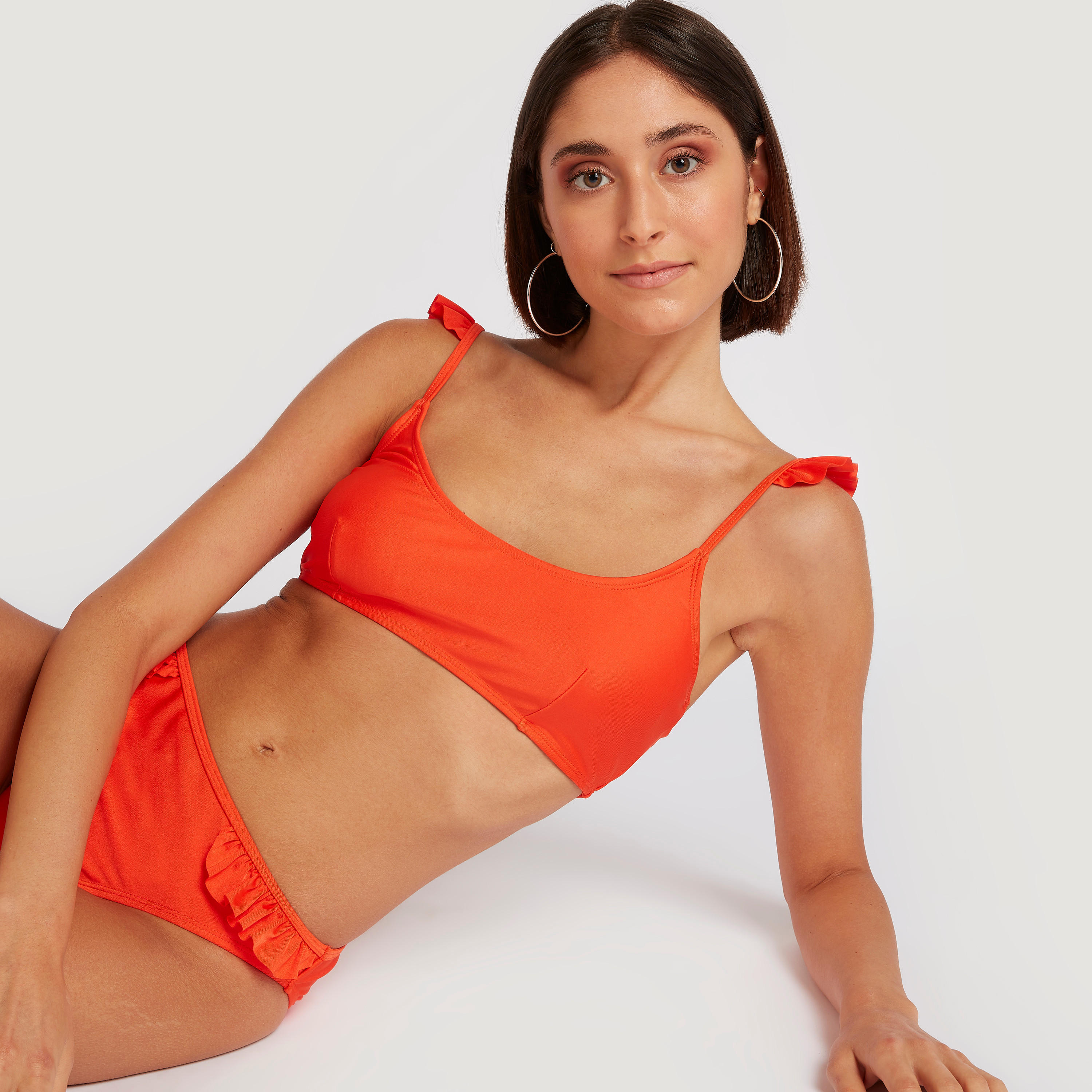 طقم بكيني سادة بتفاصيل كشكش -women-clothing-swimandbeach-bikinis-image-6