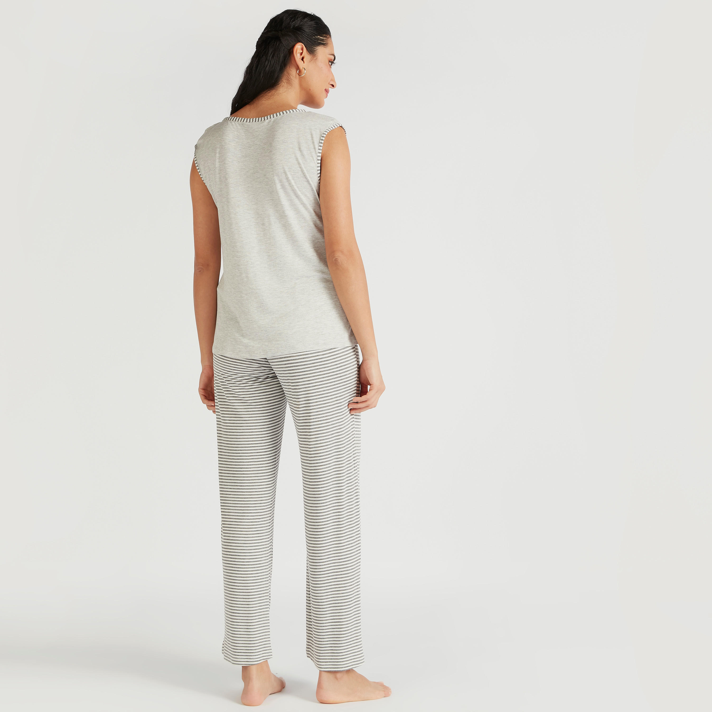 طقم بنطلون بيجاما مقلّم وبلوزة مقلّمة دون أكمام للحوامل-women-clothing-maternity-nightwear-image-3