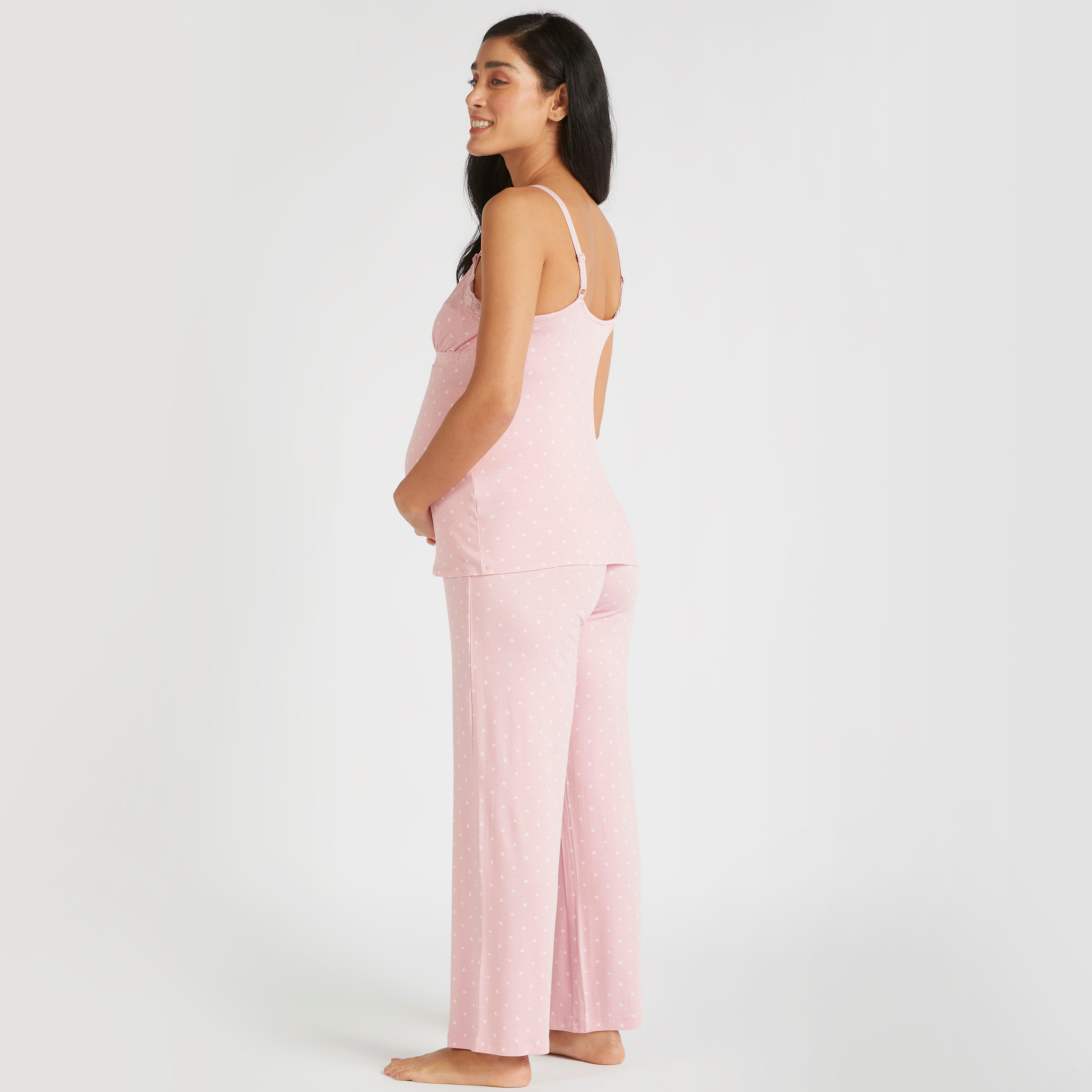 طقم للحوامل بلوزة قصيرة بياقة v وطبعات وبنطلون بيجاما-women-clothing-maternity-nightwear-image-4