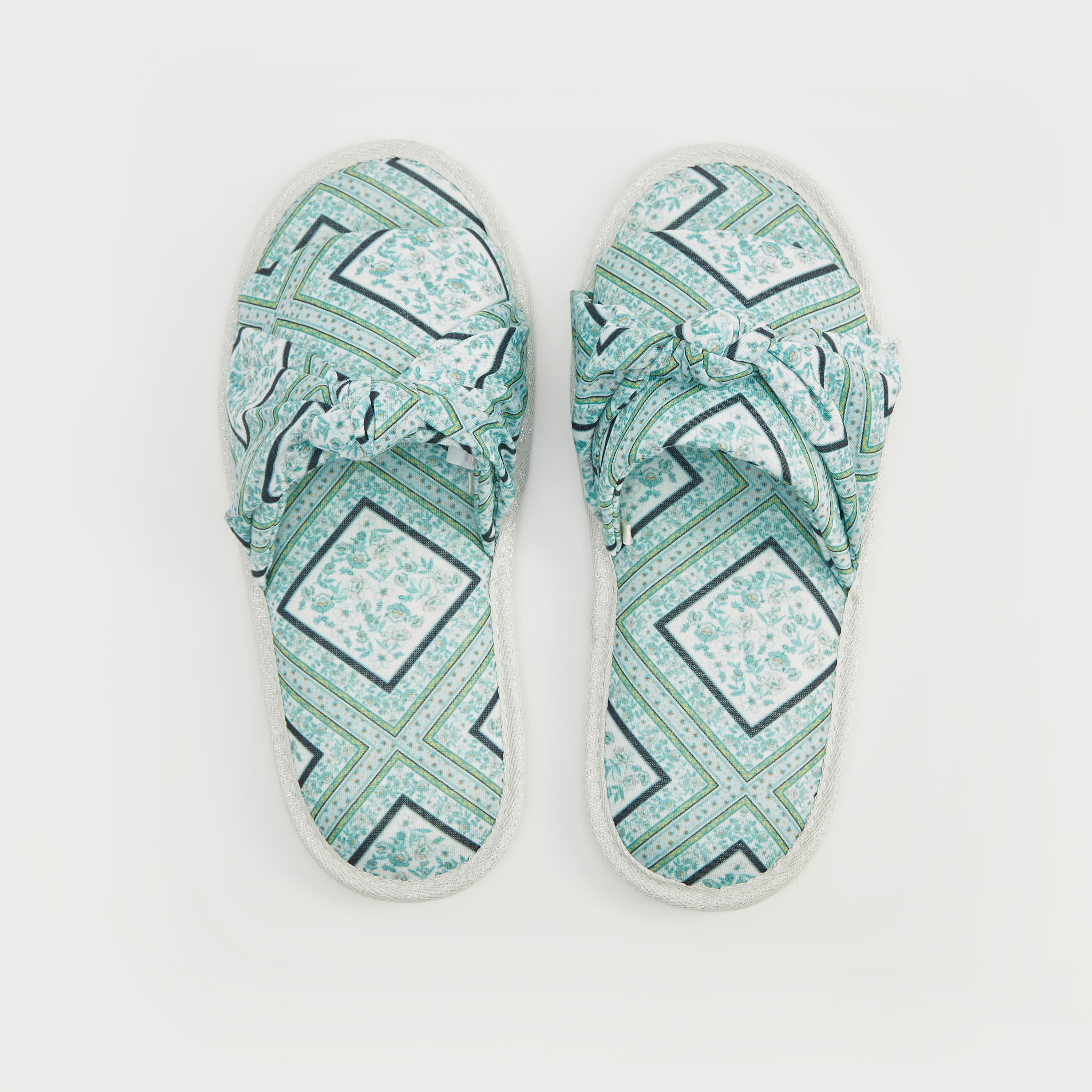 شبشب غرفة نوم سهل الارتداء بطبعات وتفاصيل عقدة-women-clothing-nightwear-bedroomslippers-image-1
