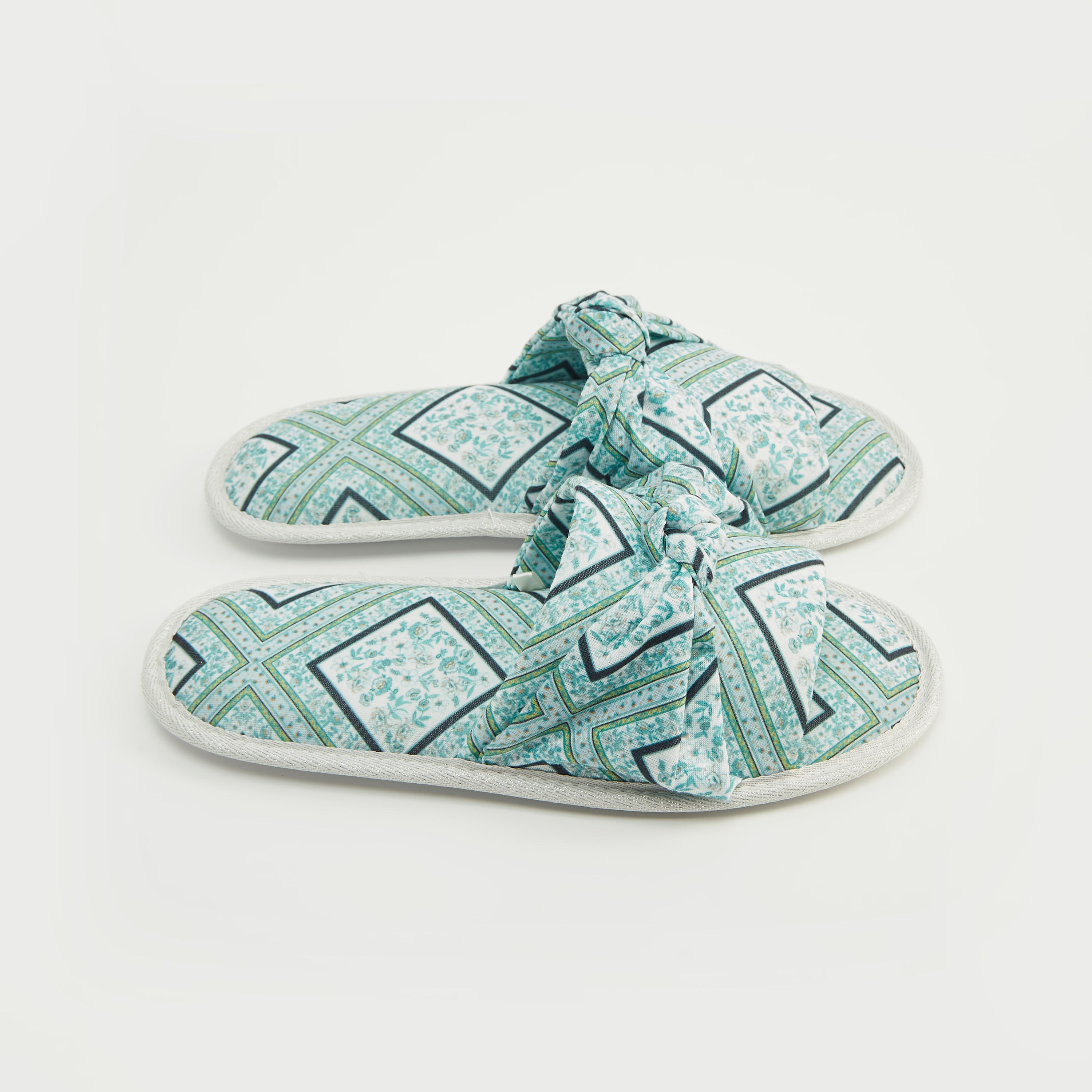شبشب غرفة نوم سهل الارتداء بطبعات وتفاصيل عقدة-women-clothing-nightwear-bedroomslippers-image-3
