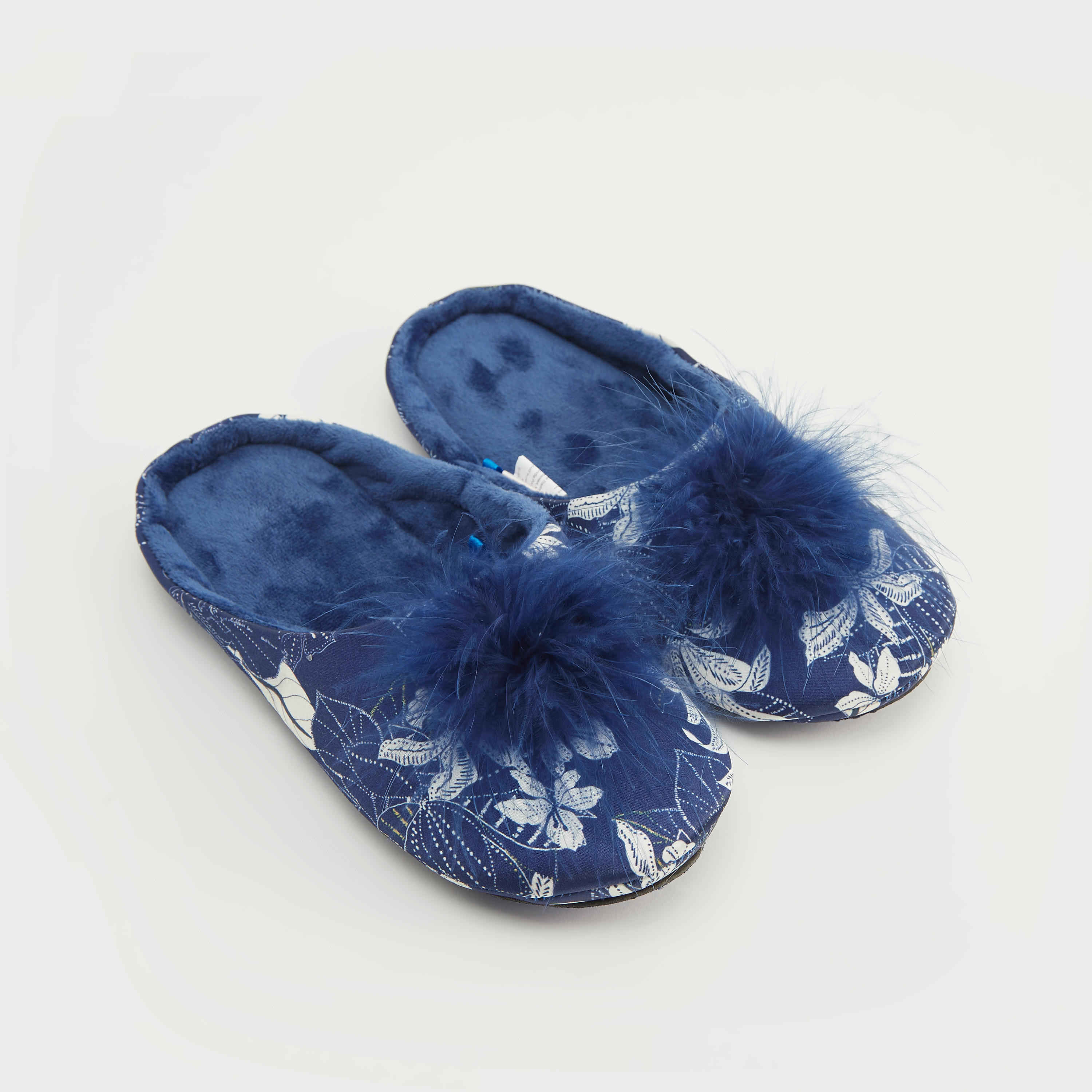 شبشب غرفة نوم سهل الارتداء بطبعات أزهار وتفاصيل ريش-women-clothing-nightwear-bedroomslippers-image-3