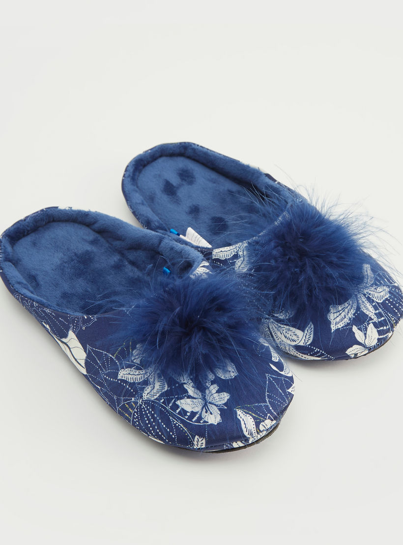 شبشب غرفة نوم سهل الارتداء بطبعات أزهار وتفاصيل ريش-women-clothing-nightwear-bedroomslippers-image-3