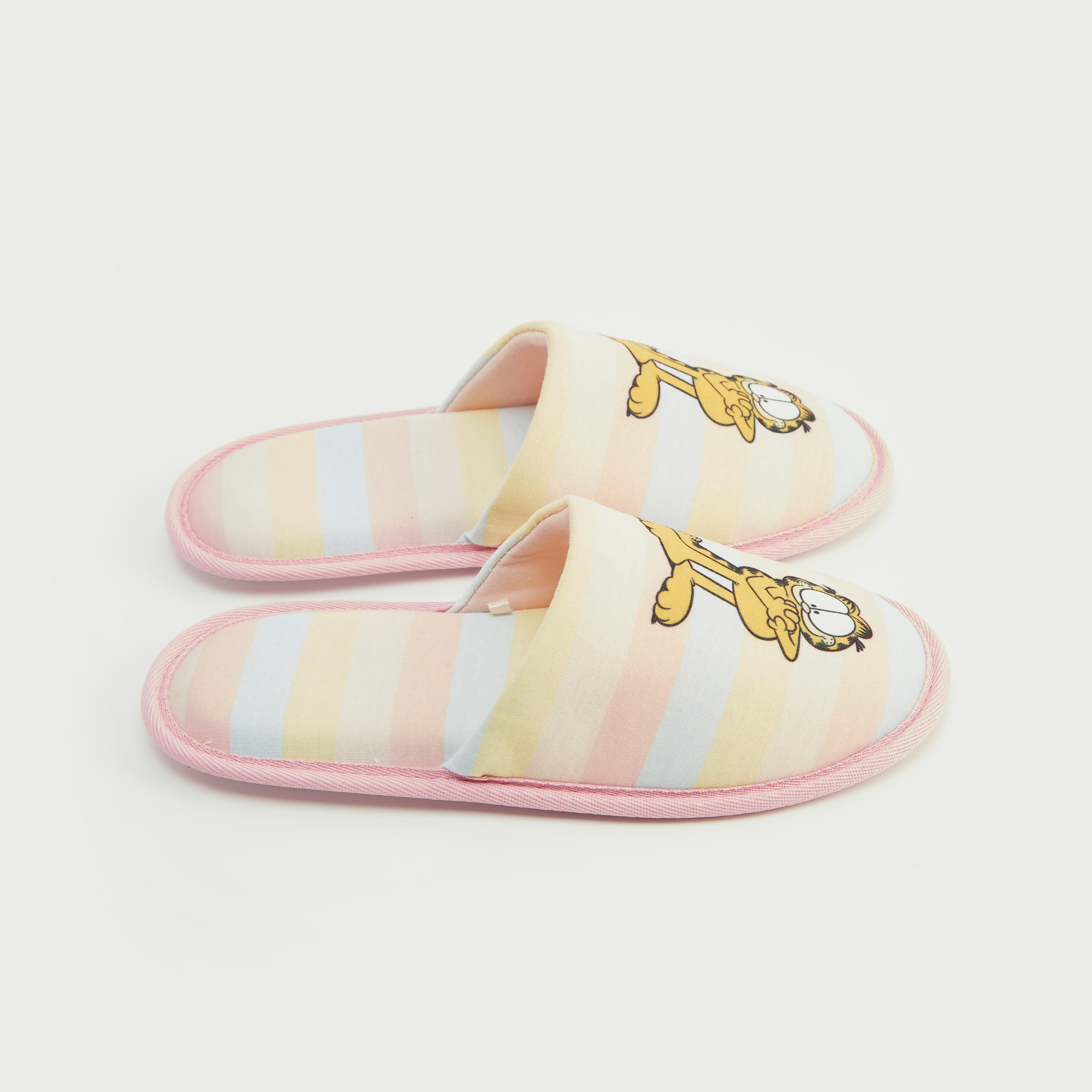 شبشب غرفة نوم سهل الارتداء مقلّم بطبعات غارفيلد-women-clothing-nightwear-bedroomslippers-image-3