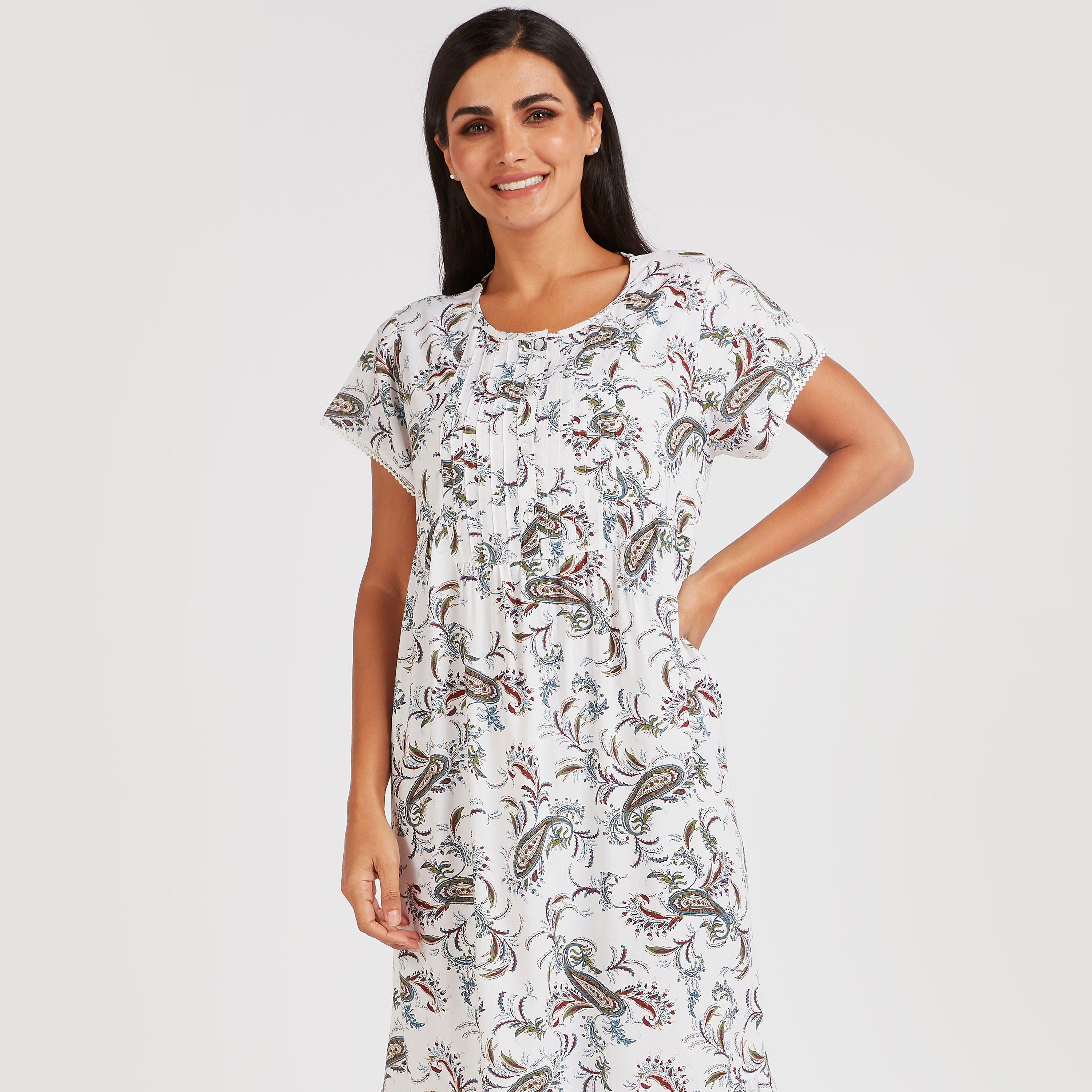 ثوب نوم بياقة مستديرة وأكمام قصيرة وطبعات بيزلي-women-clothing-nightwear-nighties-image-2