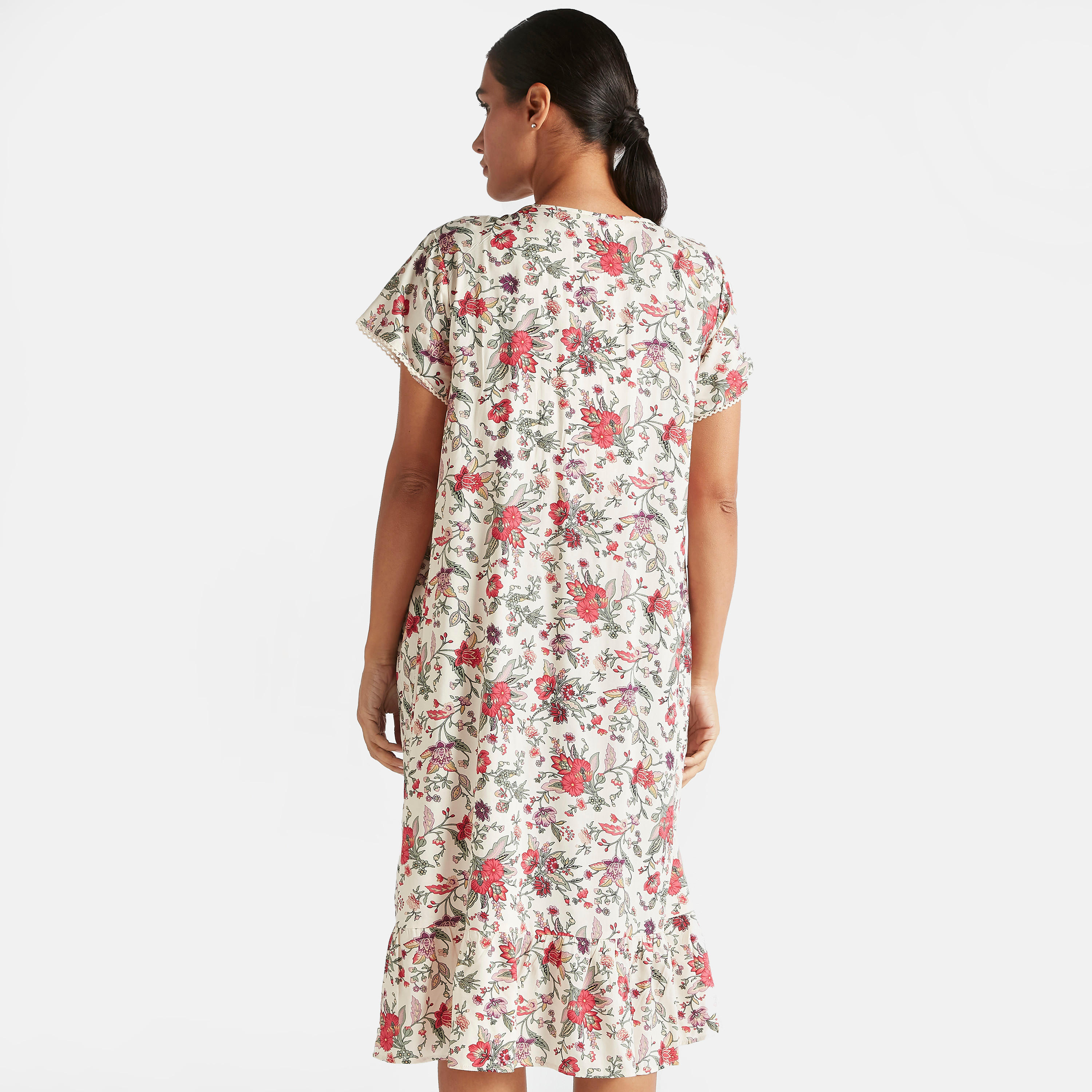 ثوب نوم بطبعات أزهار وتفاصيل بينتوك وزر إغلاق-women-clothing-nightwear-nighties-image-4