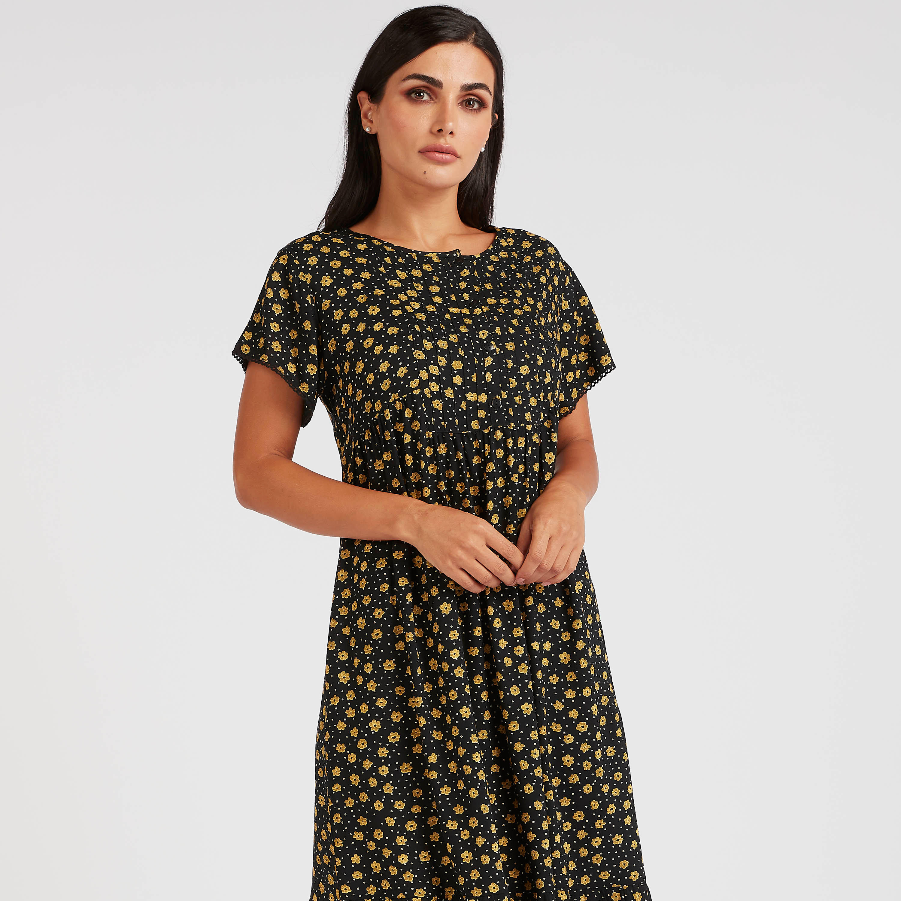 فستان ميدي بياقة مستديرة وأكمام قصيرة وطبعات زهرية-women-clothing-nightwear-nighties-image-1