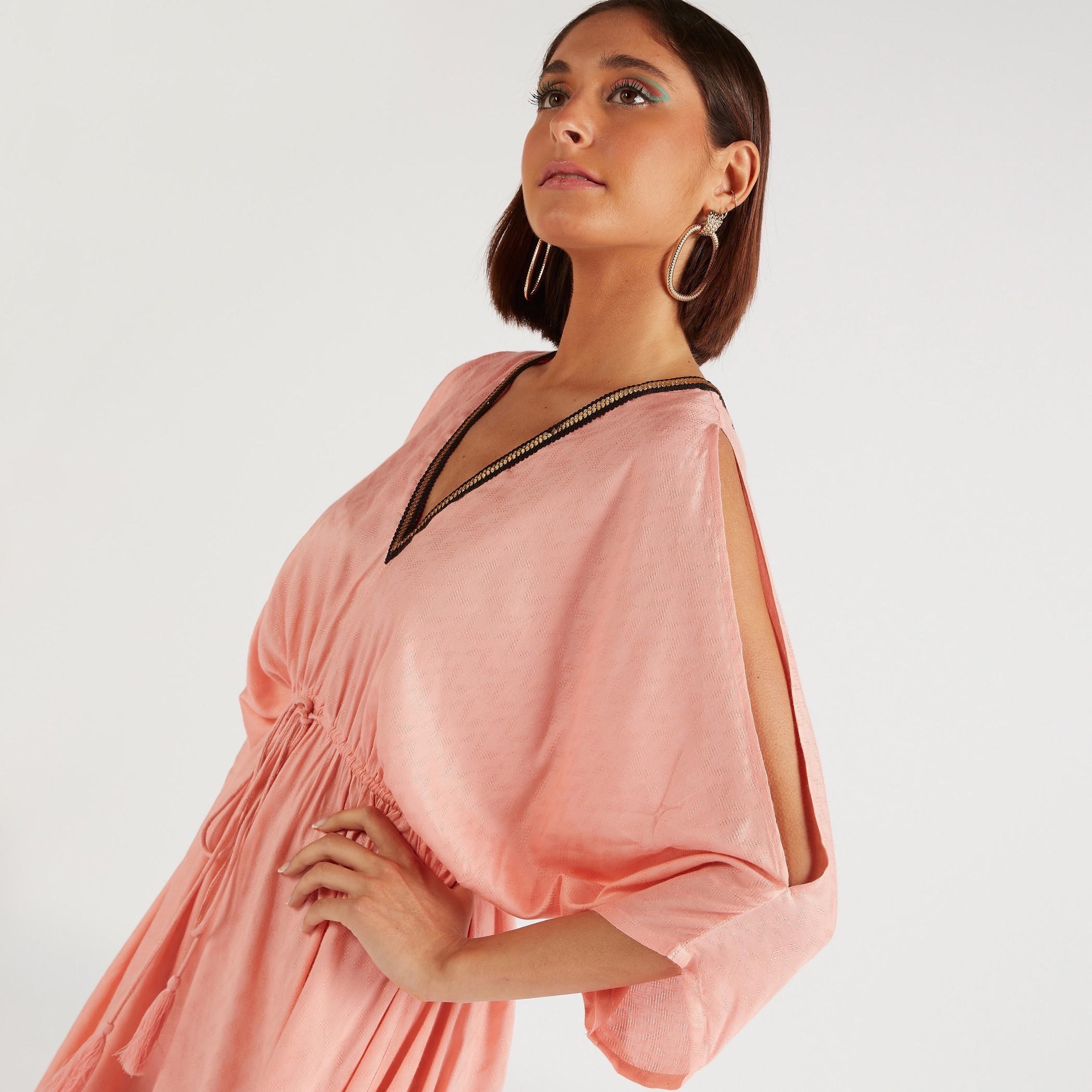 فستان مزيّن بياقة V وأكمام 3/4 ورباط-women-clothing-swimandbeach-beachwear-image-3