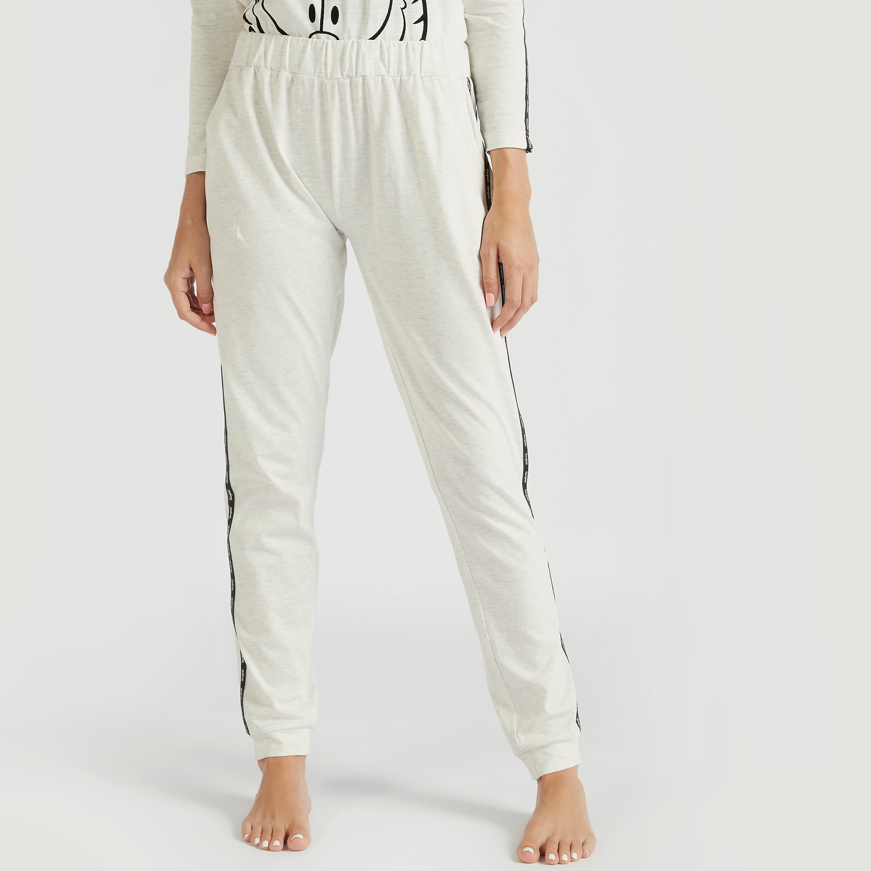 طقم بنطلون بيجاما وتيشيرت بياقة مستديرة وطبعات-women-clothing-nightwear-pyjamas-longsets-image-6