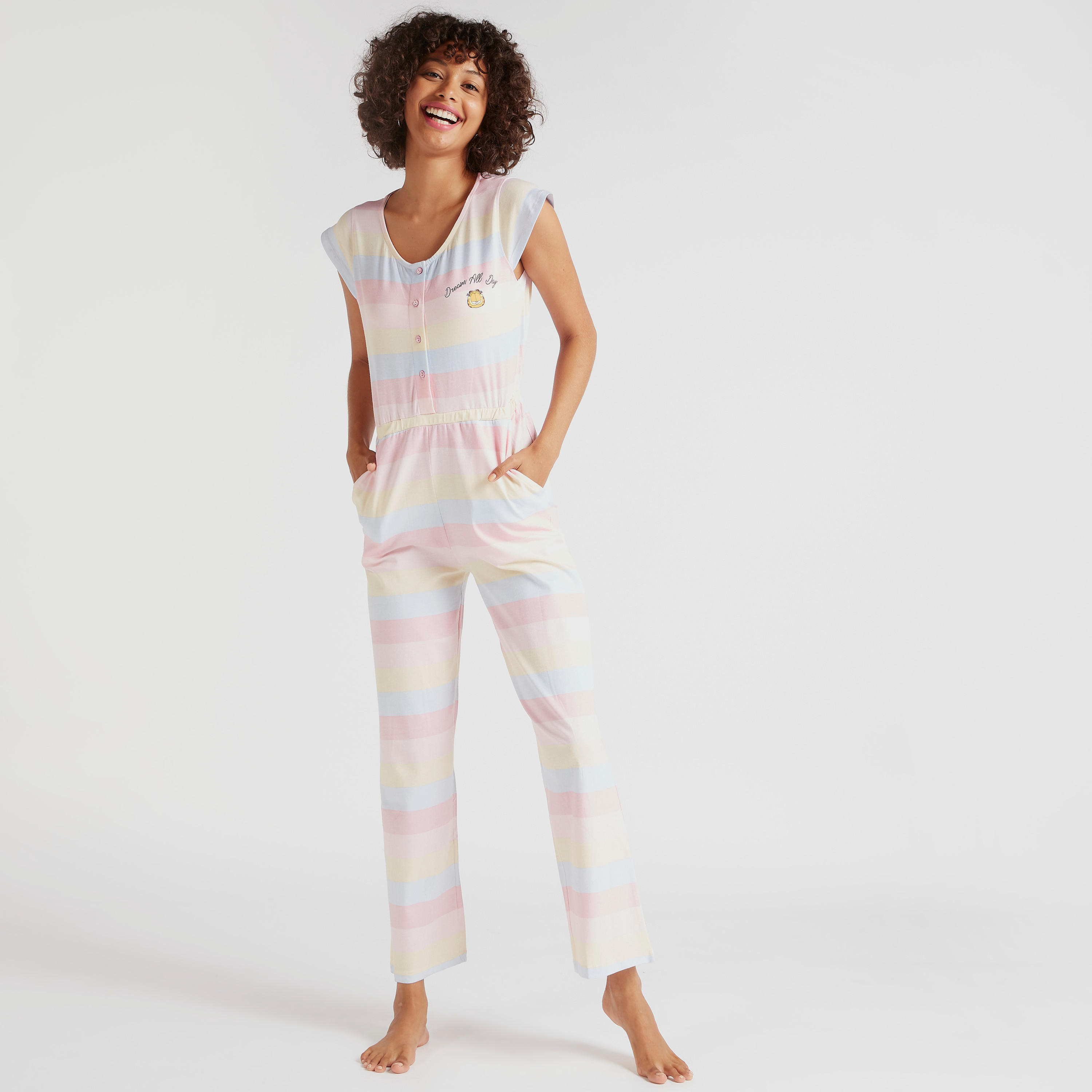 أفرول مخطّط بأكمام كاب وجيوب-women-clothing-nightwear-nighties-image-4