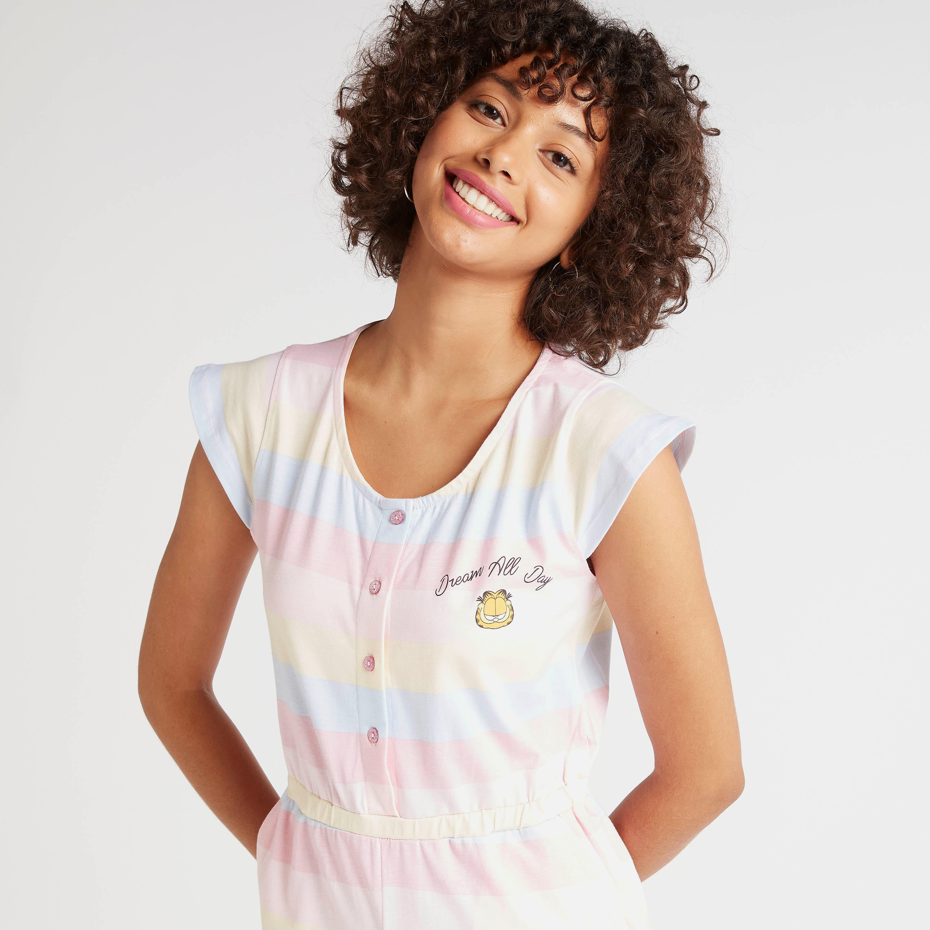 أفرول مخطّط بأكمام كاب وجيوب-women-clothing-nightwear-nighties-image-1