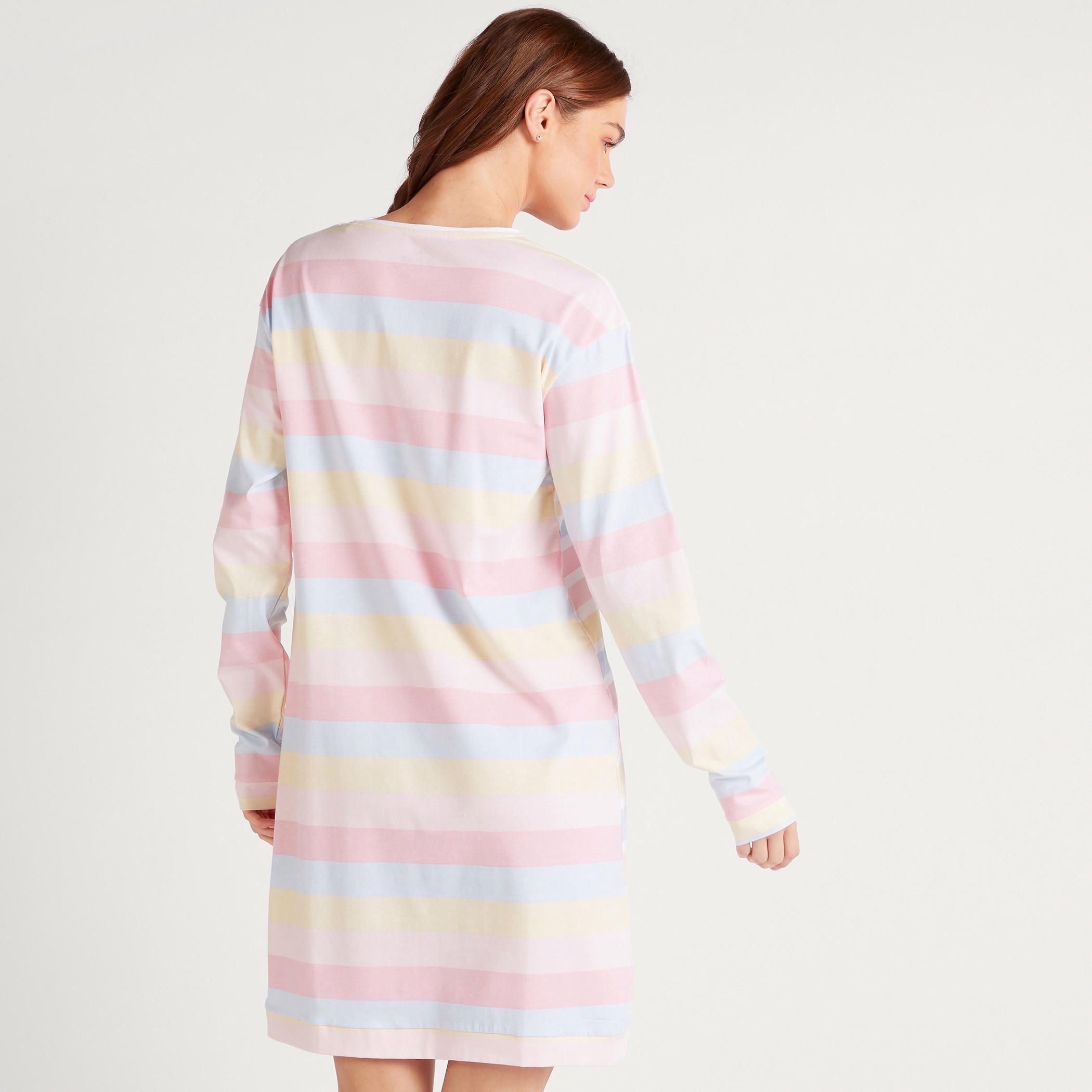 قميص نوم بطبعات غارفيلد وياقة ضيّقة وأكمام طويلة-women-clothing-nightwear-nighties-image-4