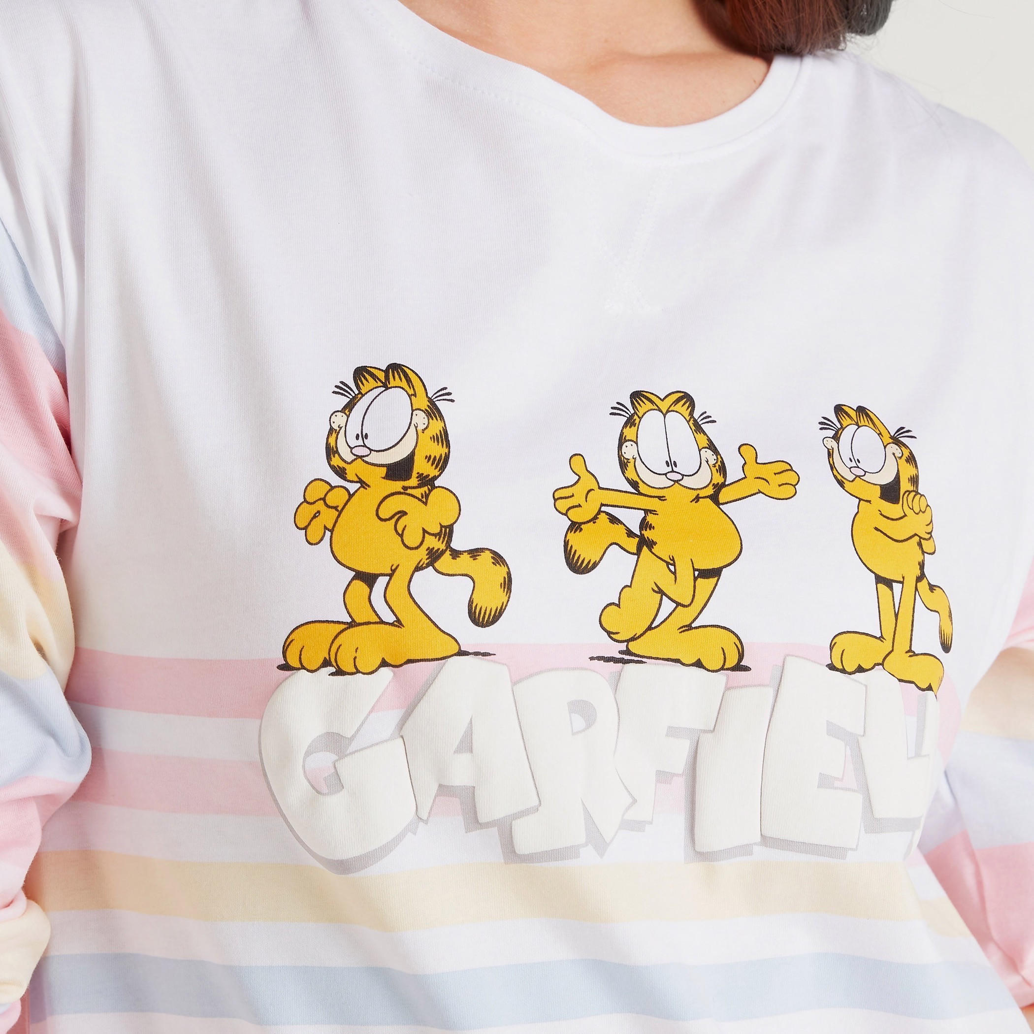 قميص نوم بطبعات غارفيلد وياقة ضيّقة وأكمام طويلة-women-clothing-nightwear-nighties-image-5