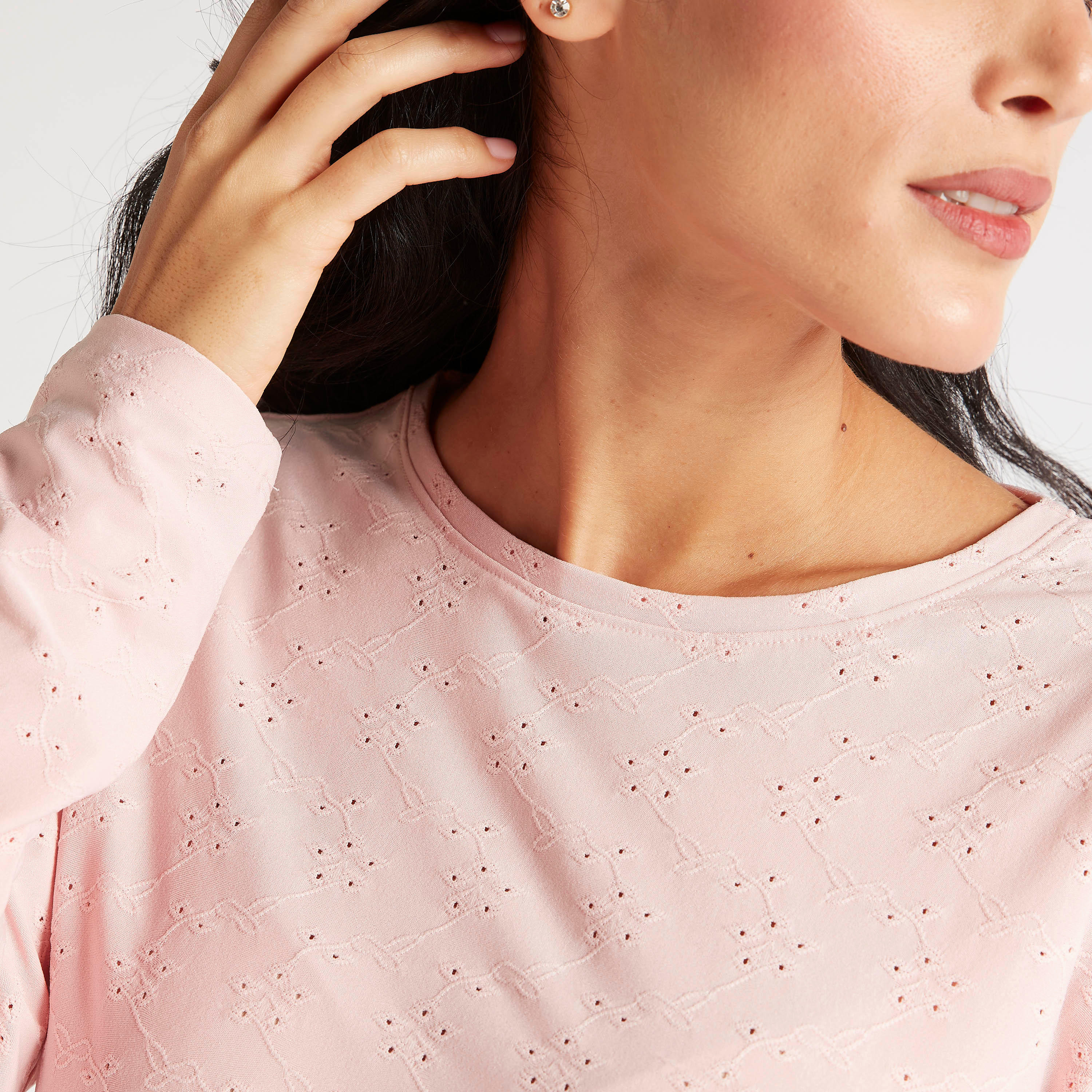 طقم من بنطلون بيجاما طويل بأربطة وقميص نوم مطرّز-women-clothing-nightwear-pyjamas-longsets-image-6