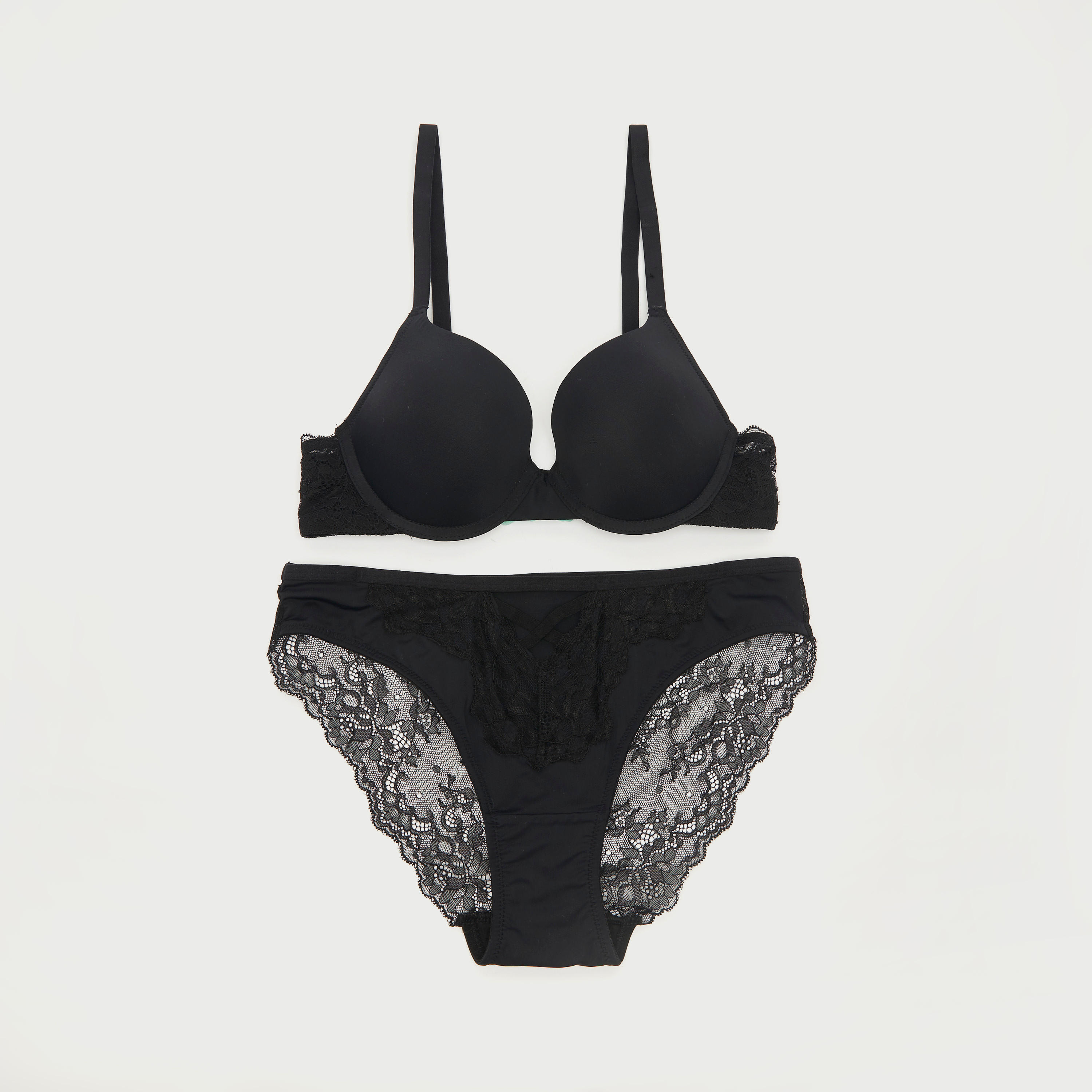 صدريّة مبطنة بتفاصيل دانتيل مع سروال داخلي-women-clothing-lingerie-lingeriesets-image-1