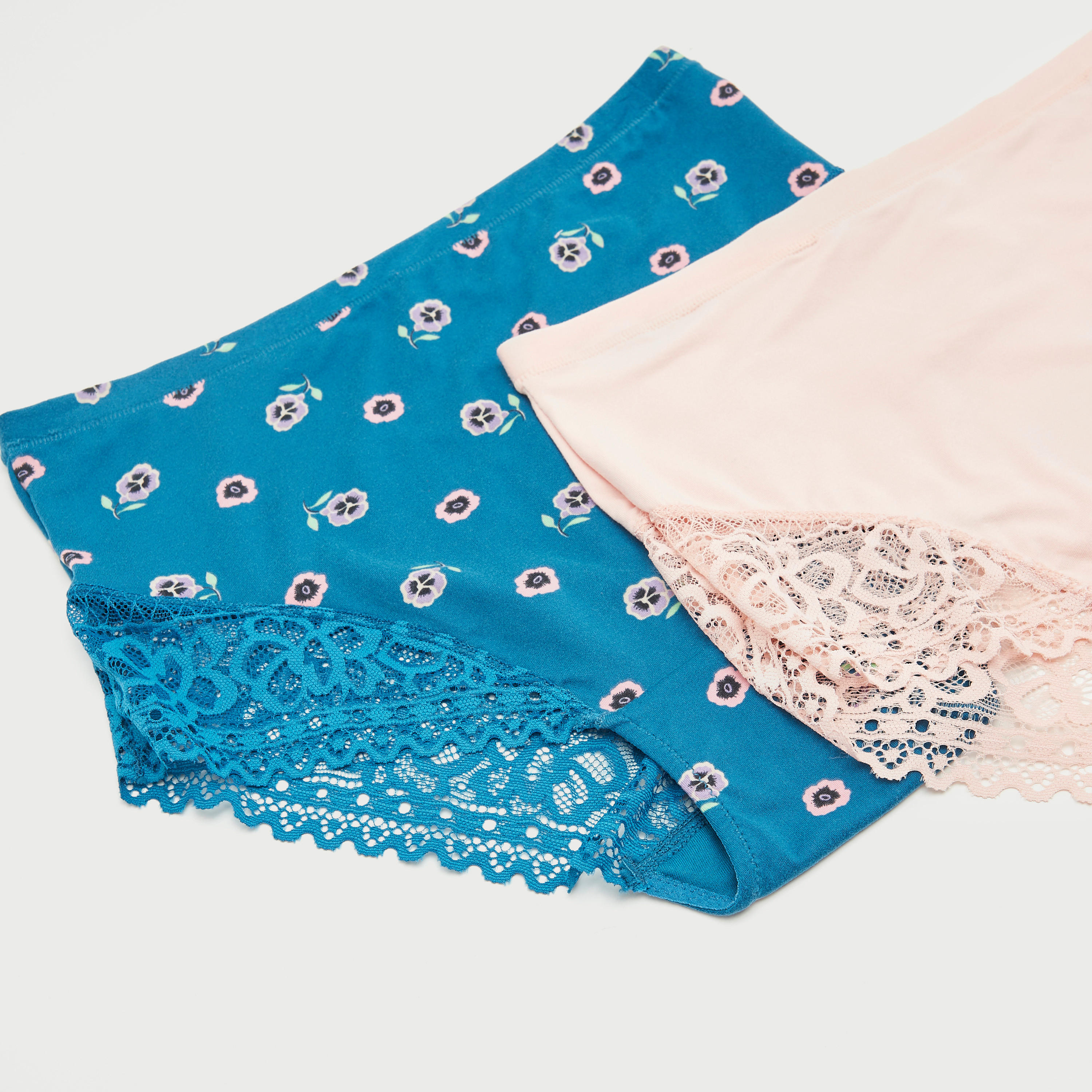 سراويل بوي شورت زهرية بتفاصيل دانتيل - طقم من قطعتين-women-clothing-lingerie-panties-image-2